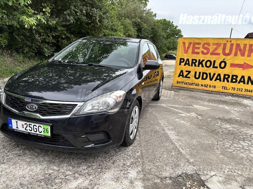 KIA CEE'D 2011/11 - 1