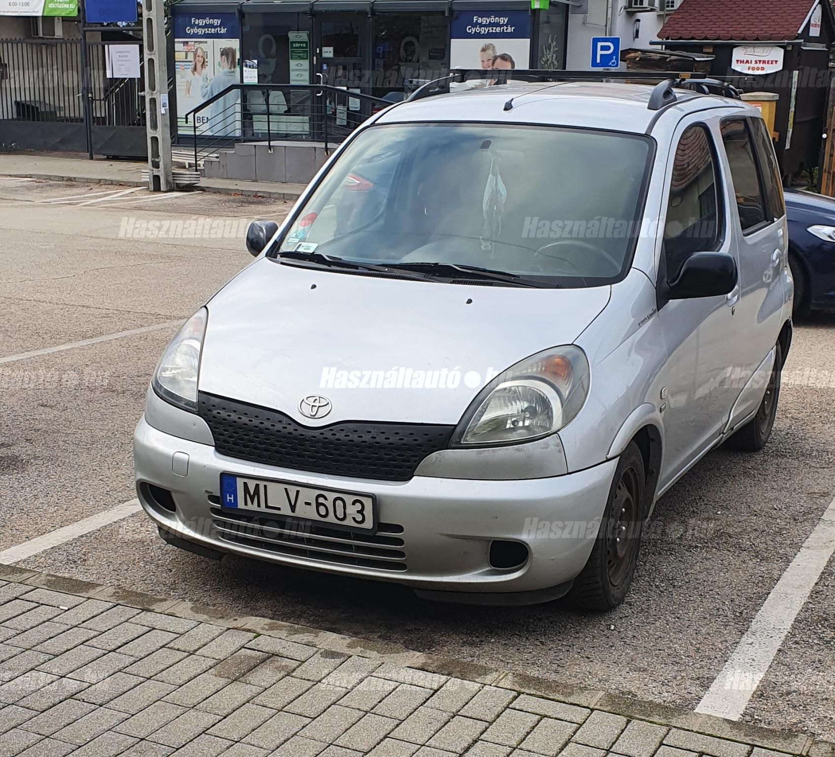 TOYOTA YARIS VERSO 2001/12 - 1