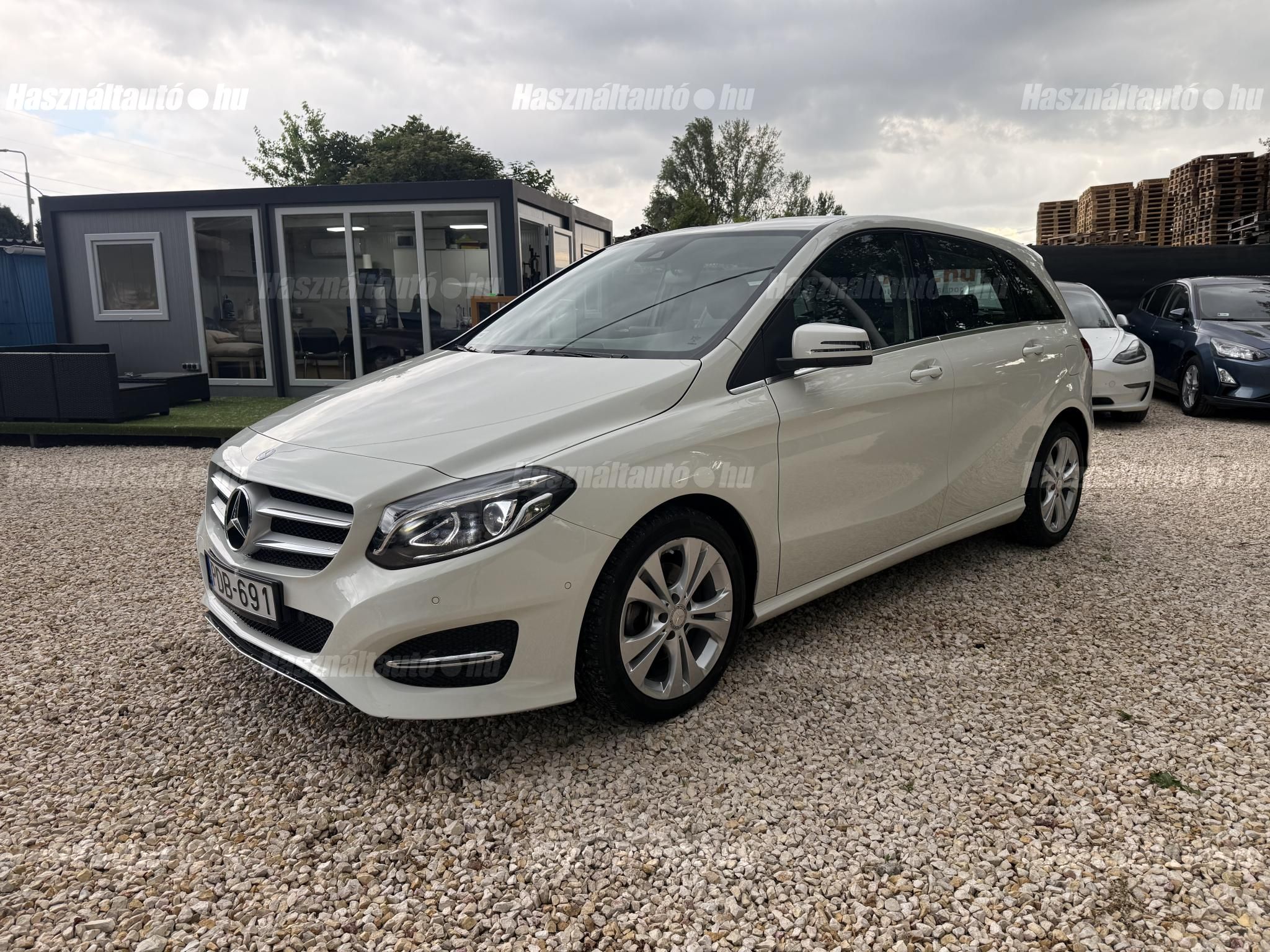 MERCEDES-BENZ B 180 2017/5 - 1