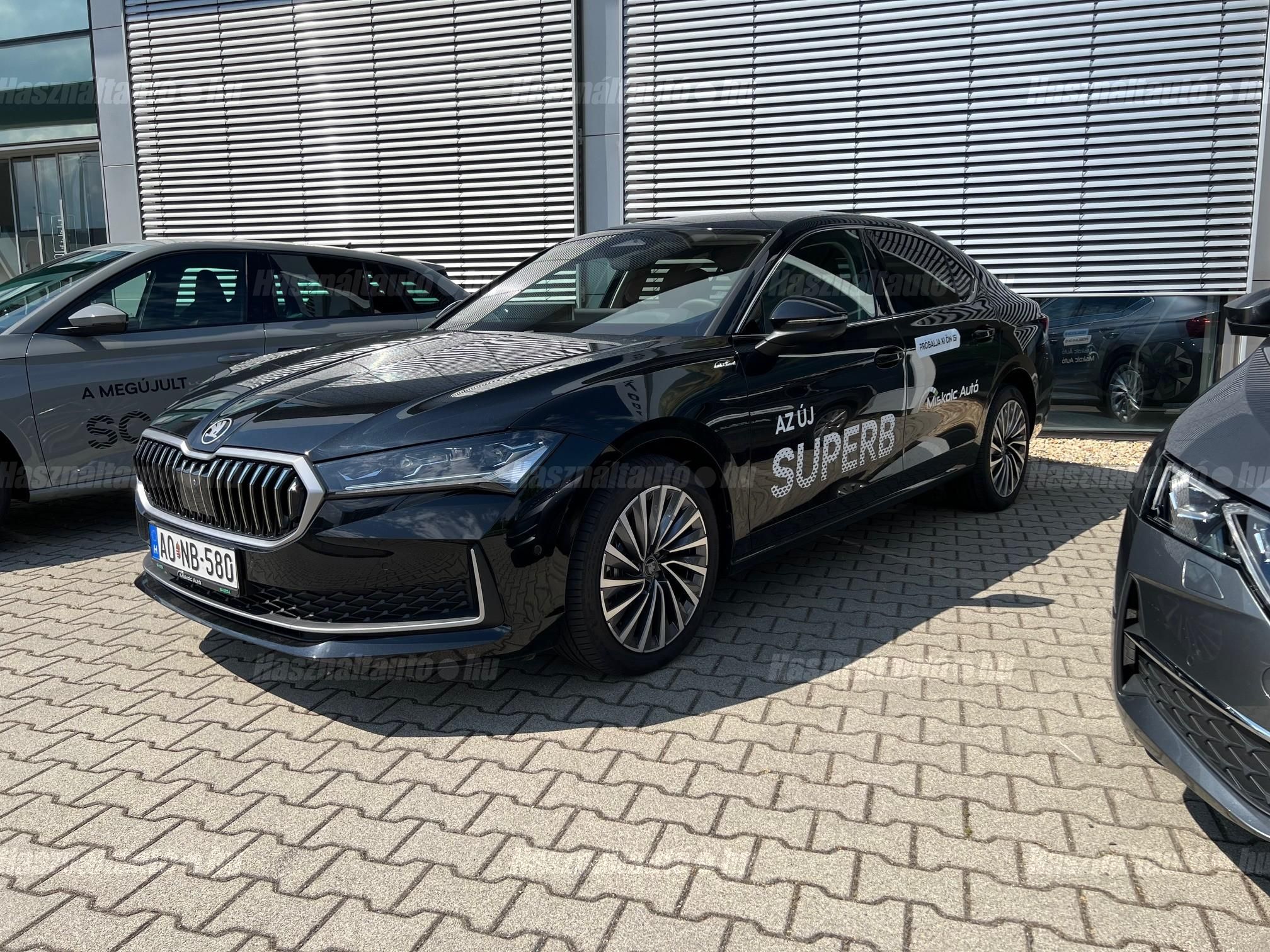 SKODA SUPERB 2025/12 - 1