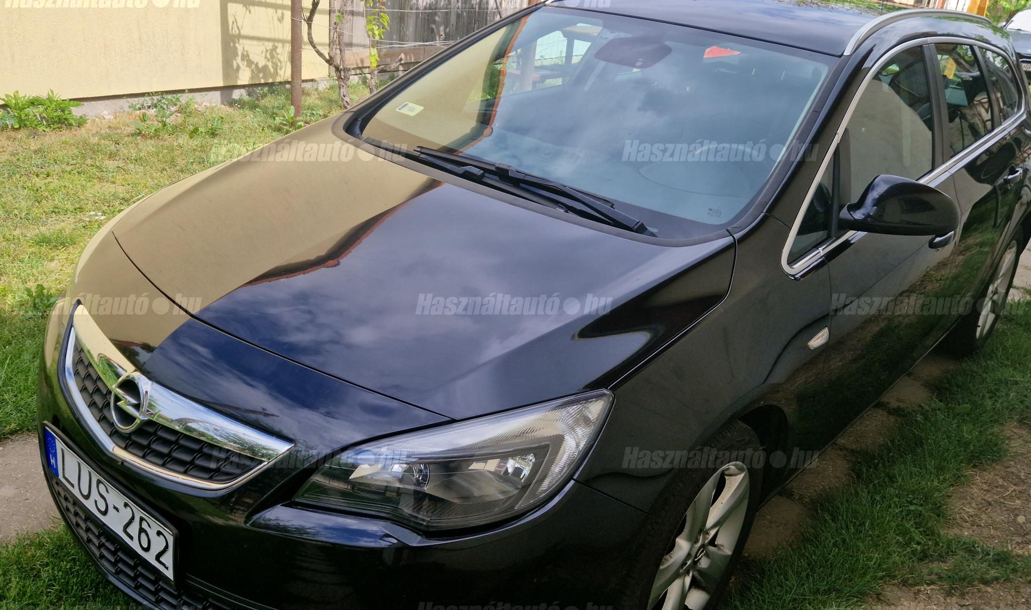 OPEL ASTRA J 2011 - 1