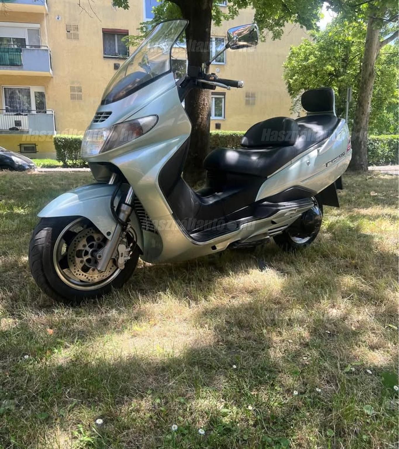 SUZUKI AN 250 BURGMAN 2002/8 - 1