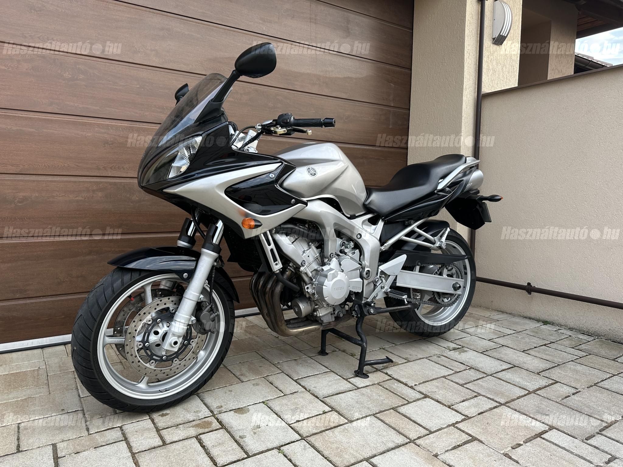YAMAHA FZ6-S (FAZER) 2004/4 - 1