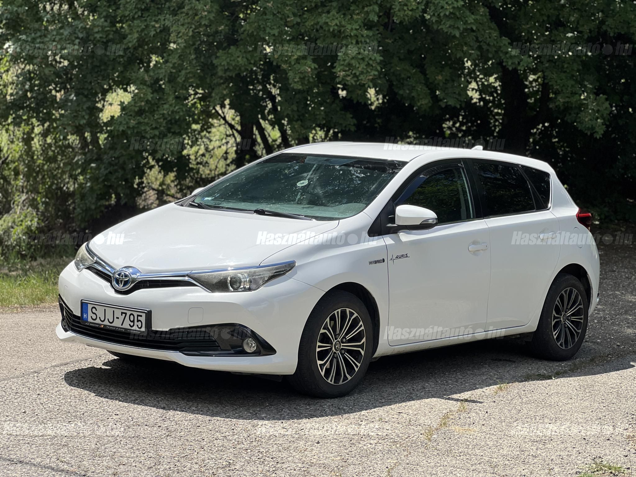 TOYOTA AURIS 2016/7 - 1