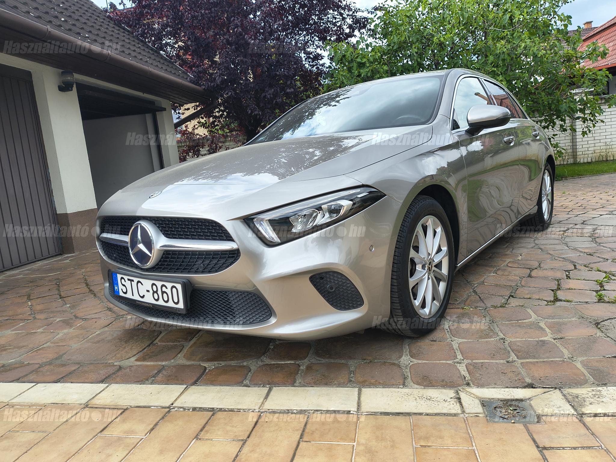 MERCEDES-BENZ A 200 2021/5 - 1