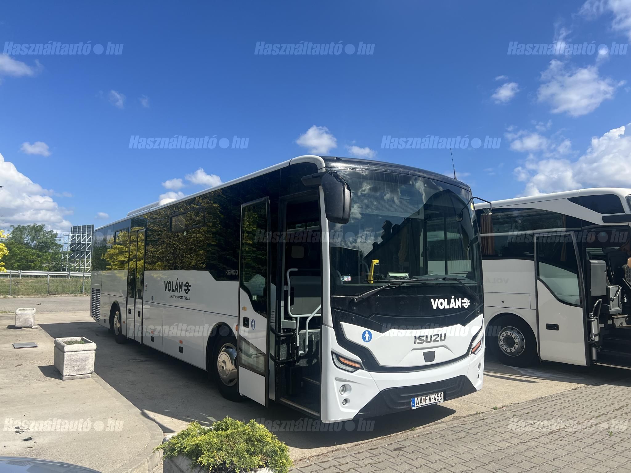 ISUZU 2022/10 - 1