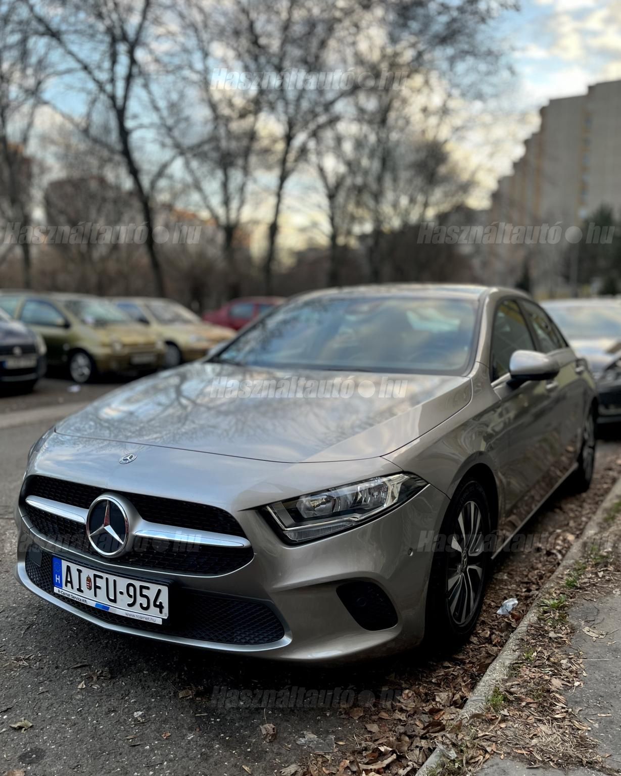 MERCEDES-BENZ A 180 2019/12 - 1