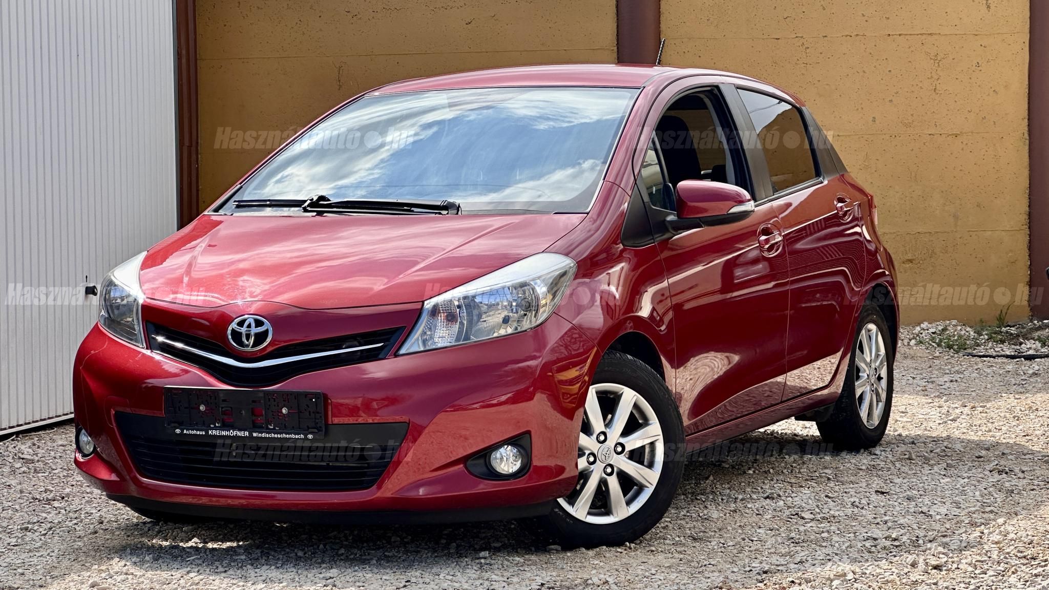 TOYOTA YARIS 2013/10 - 1
