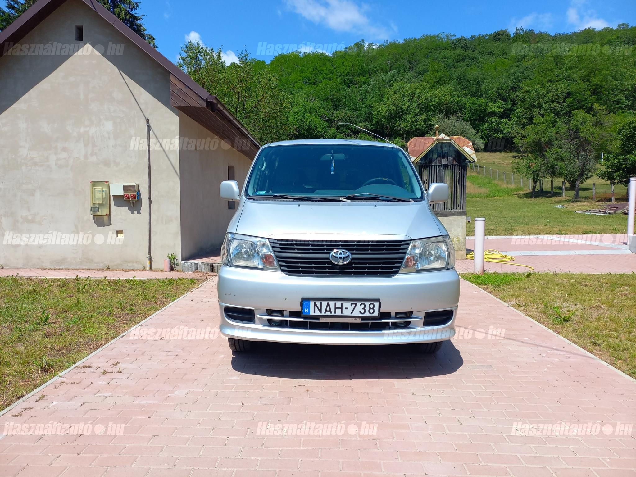 TOYOTA HIACE 2007/12 - 1