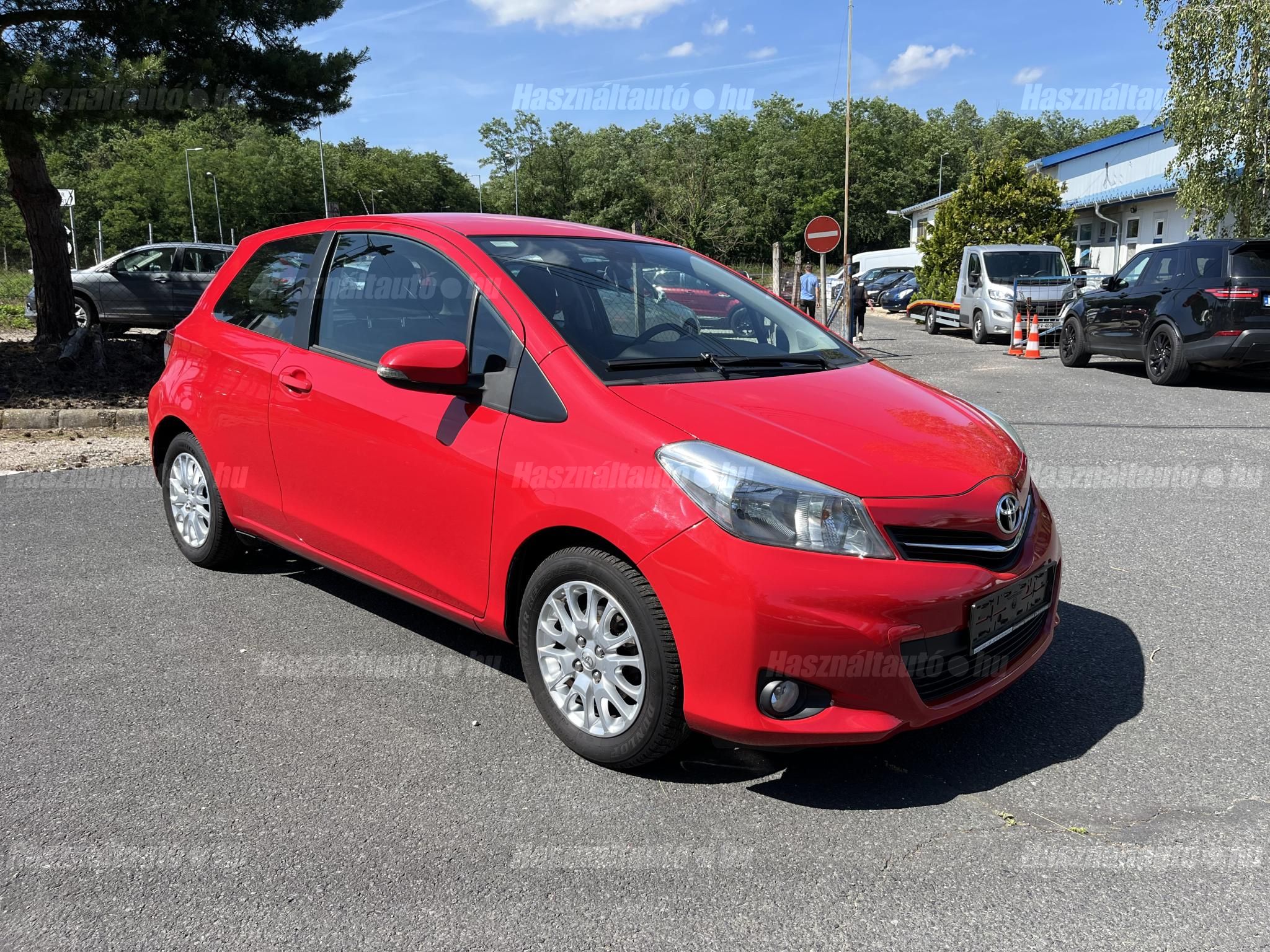 TOYOTA YARIS 2013/3 - 1