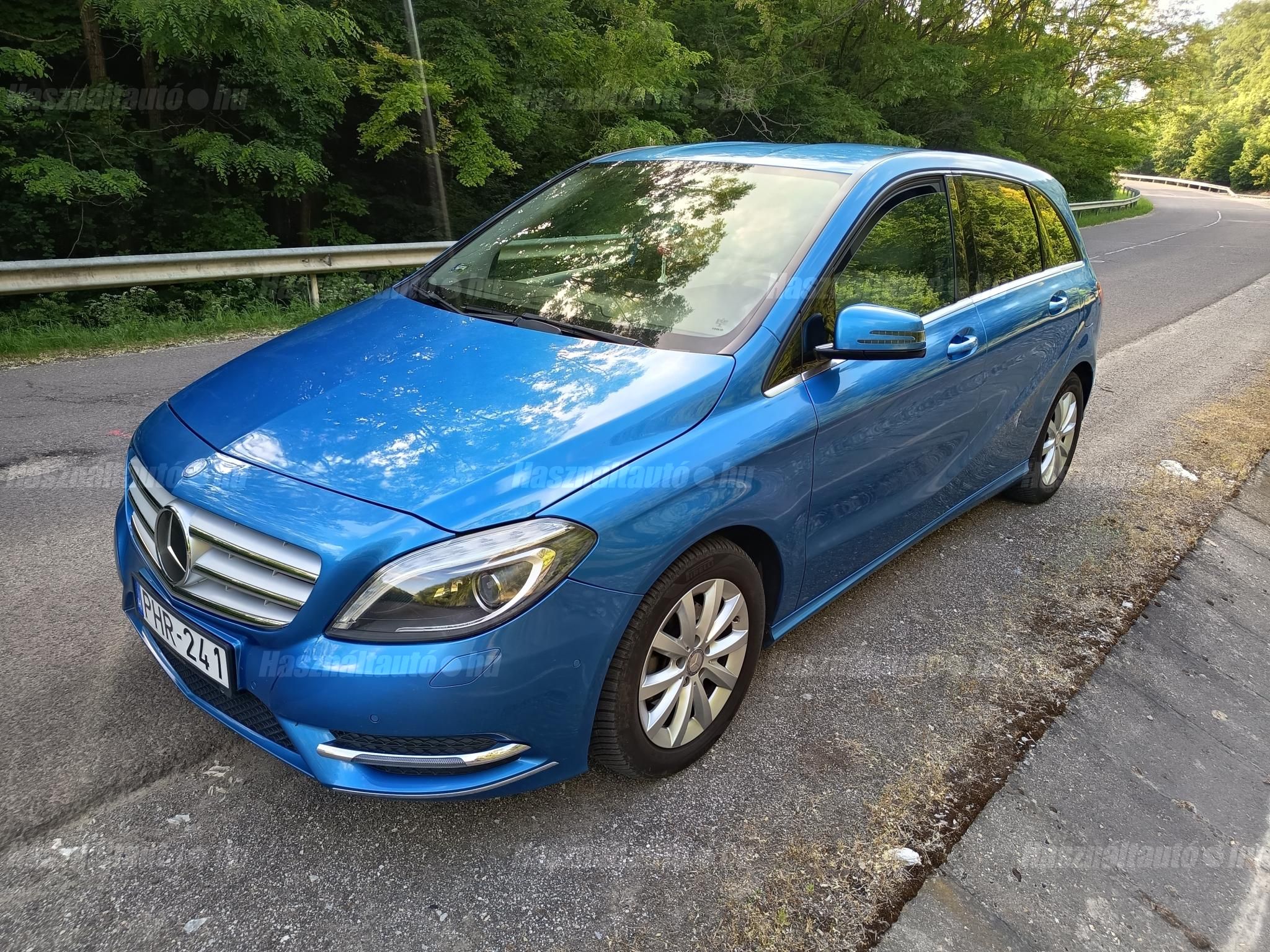 MERCEDES-BENZ B 180 2013/9 - 1