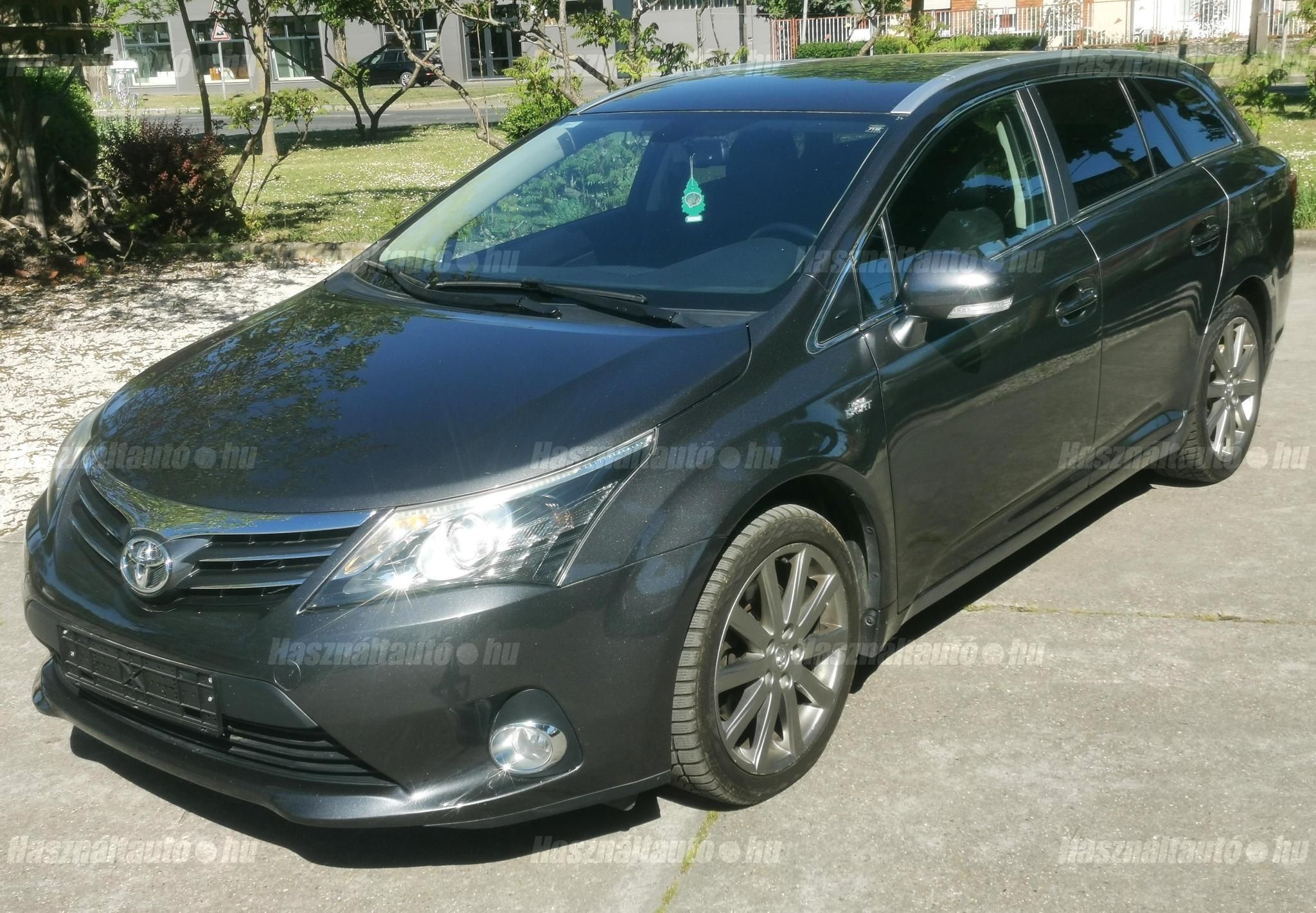 TOYOTA AVENSIS 2013/2 - 1