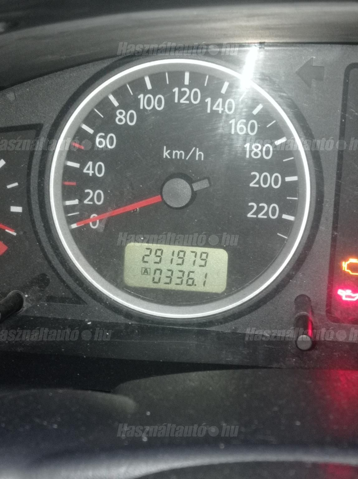 NISSAN ALMERA 2003/4 - 1