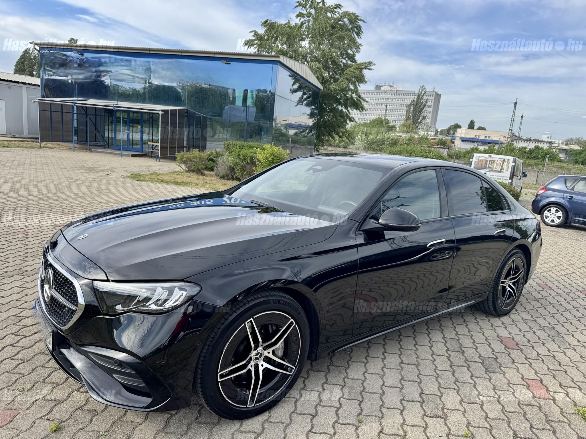 MERCEDES-BENZ E 220 2023/11 - 1