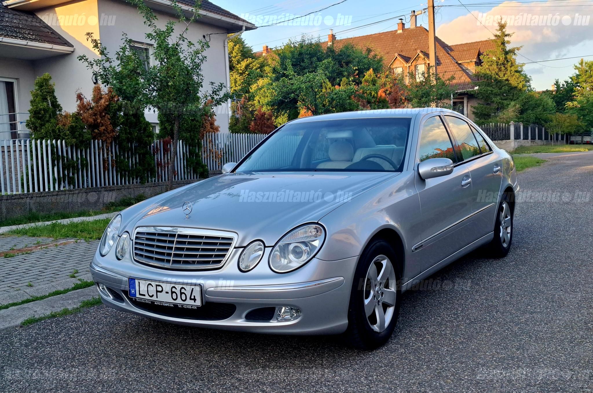 MERCEDES-BENZ E 220 2003/10 - 1