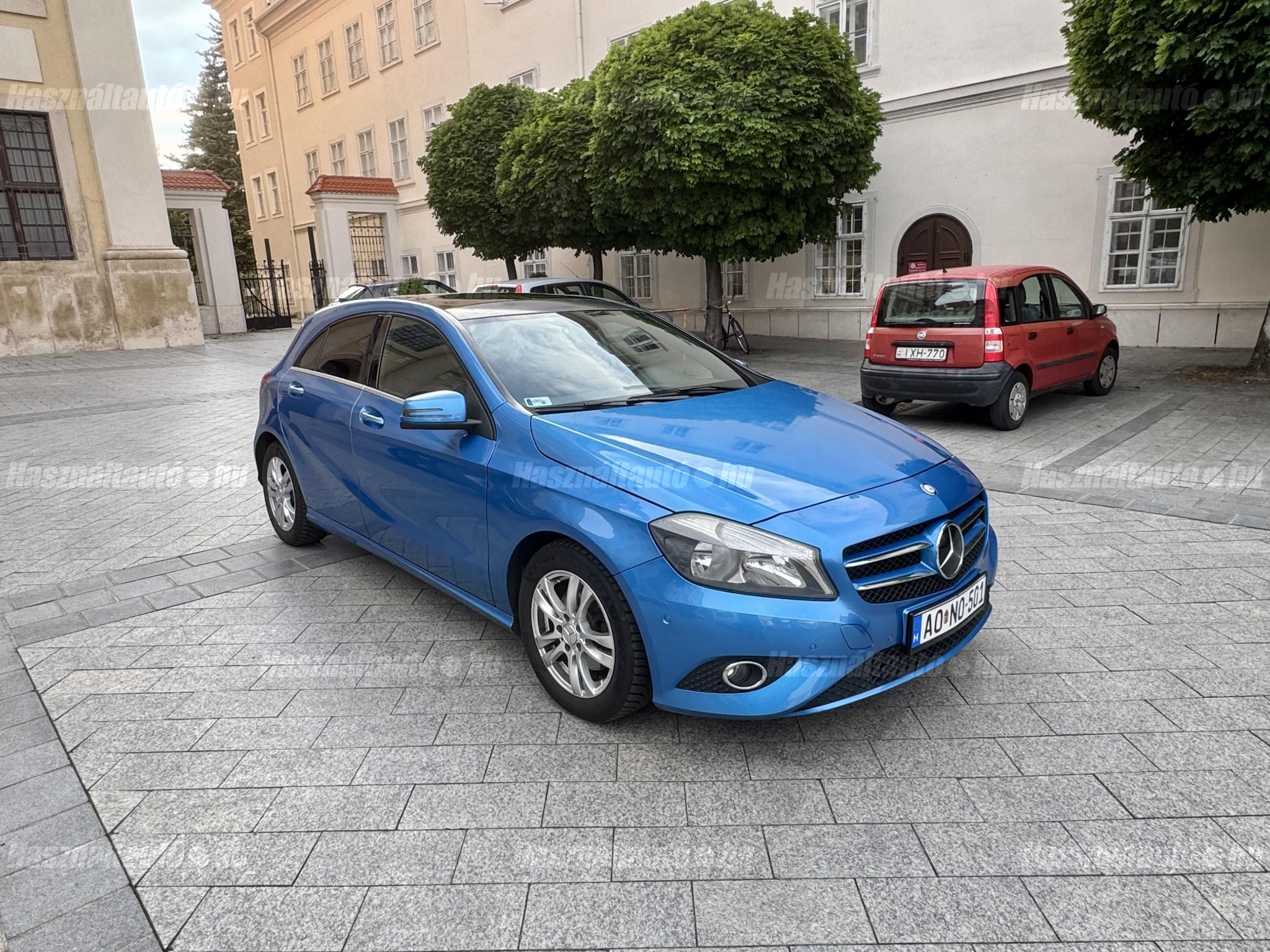 MERCEDES-BENZ A 180 2013/1 - 1