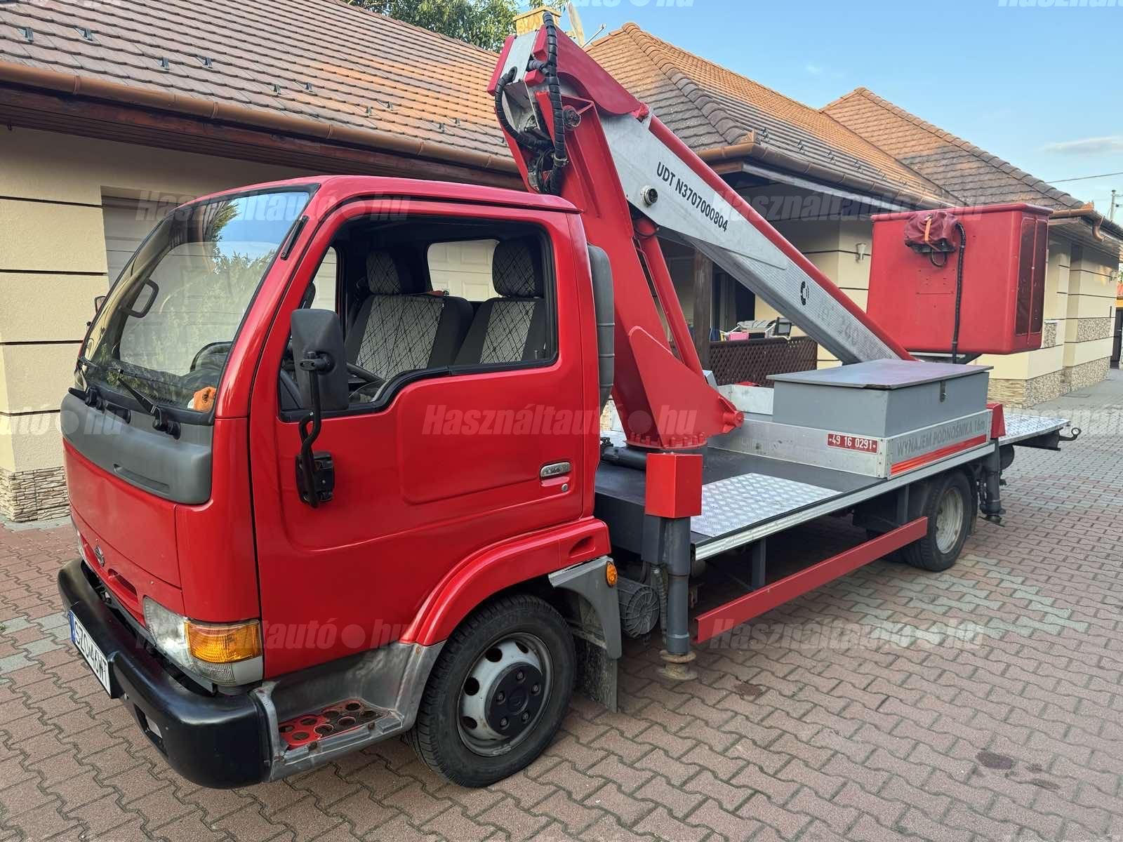 NISSAN CABSTAR 2000/4 - 1