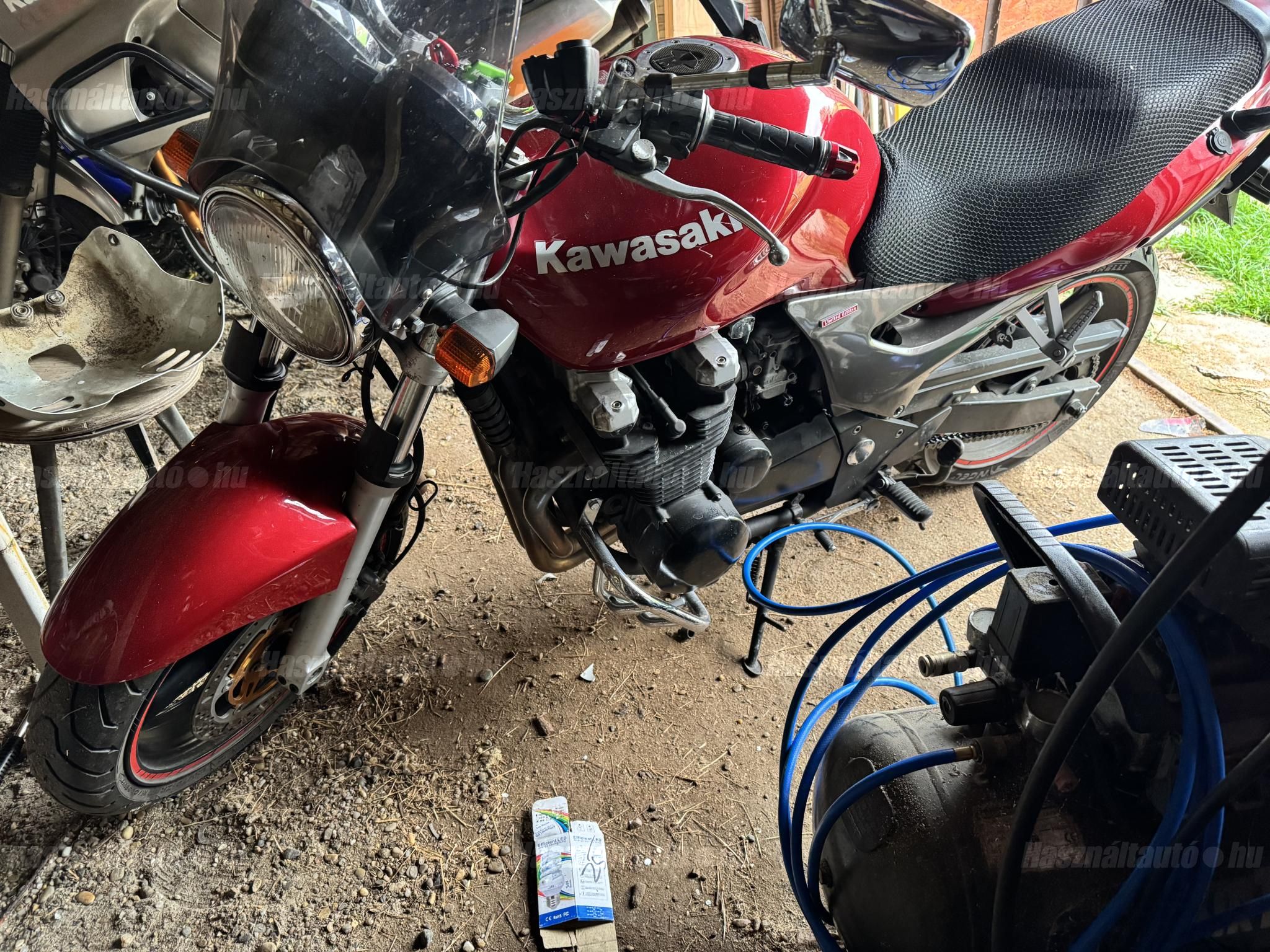KAWASAKI ZR-7 2003/1 - 1