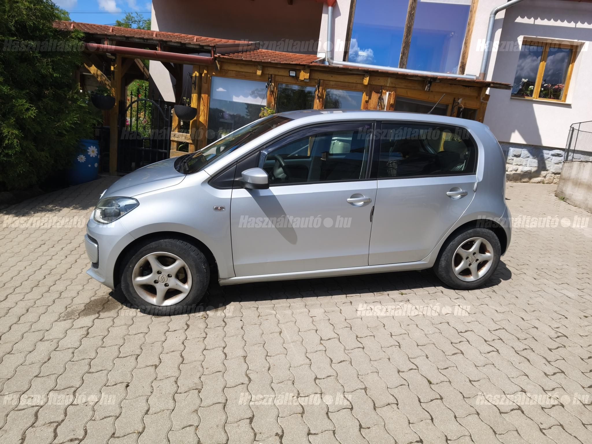VOLKSWAGEN UP 2014 - 1