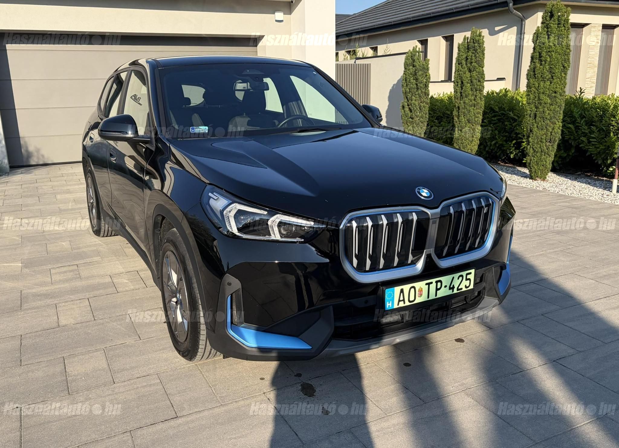 BMW IX1 2023/11 - 1