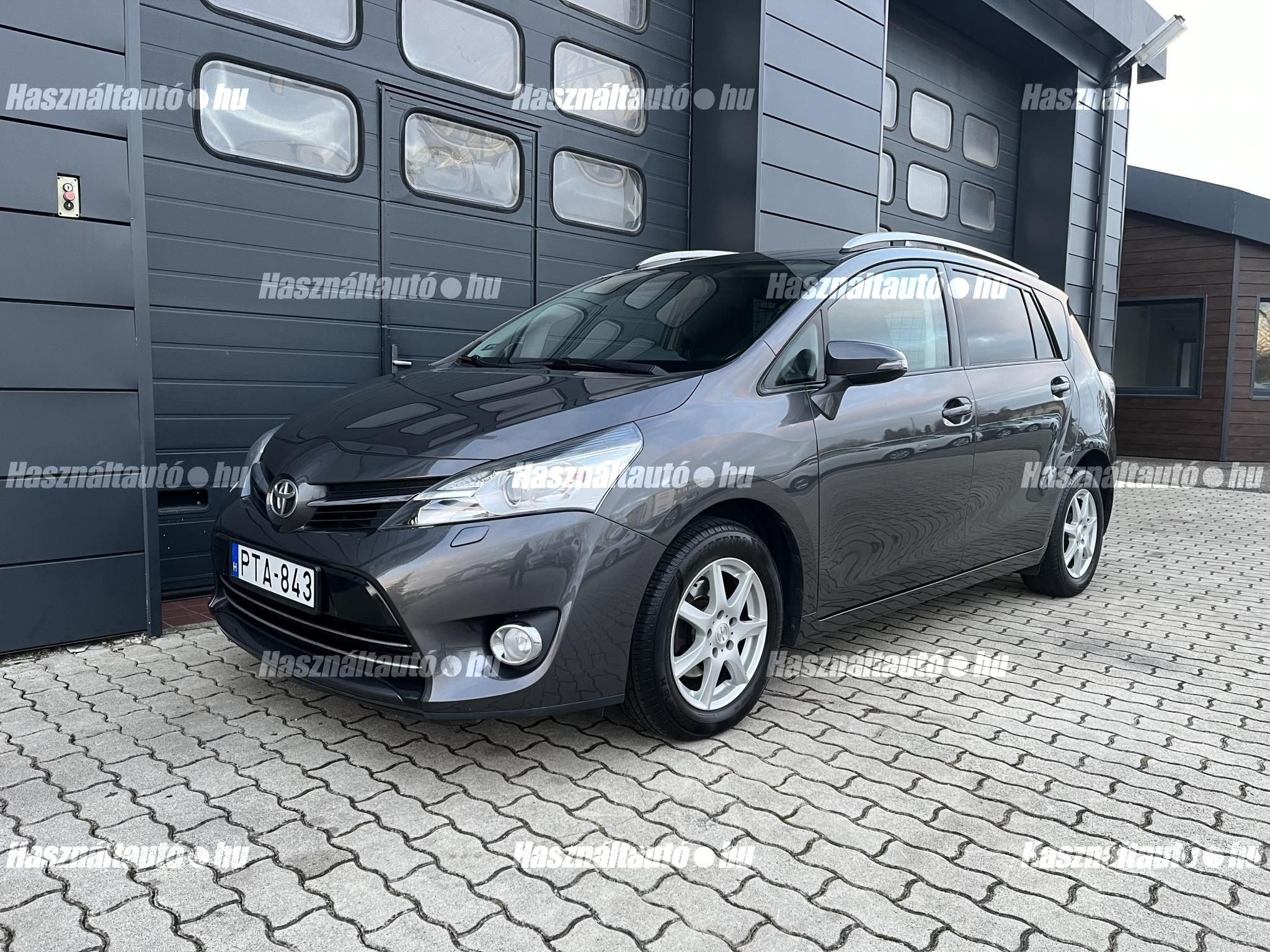 TOYOTA VERSO 2013/10 - 1