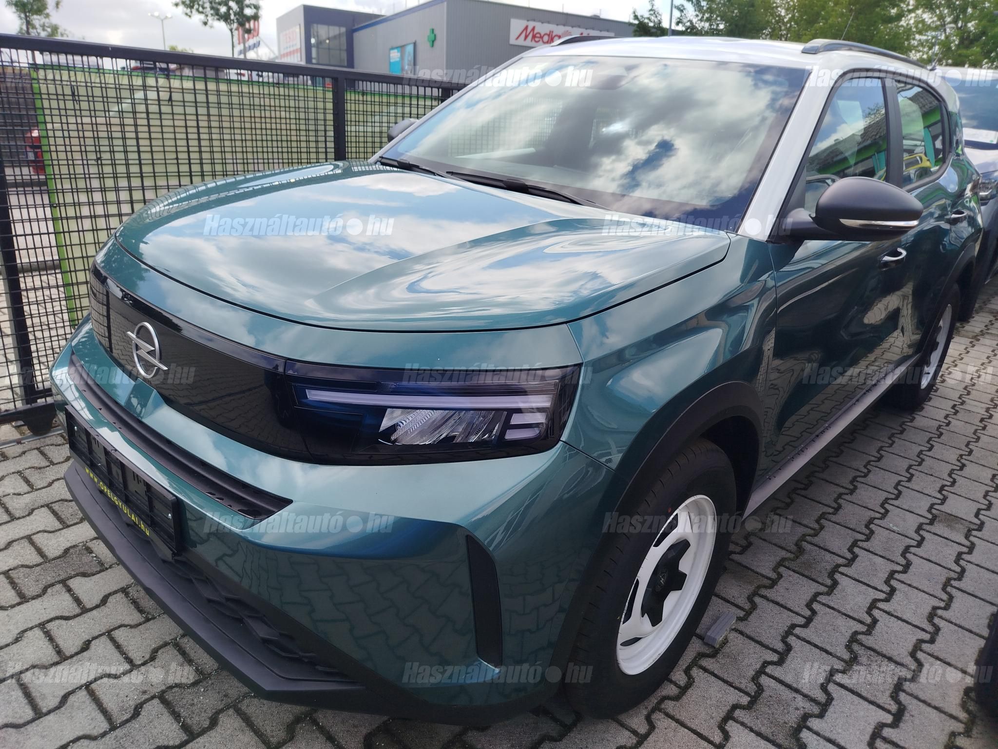 +36 70 3700062