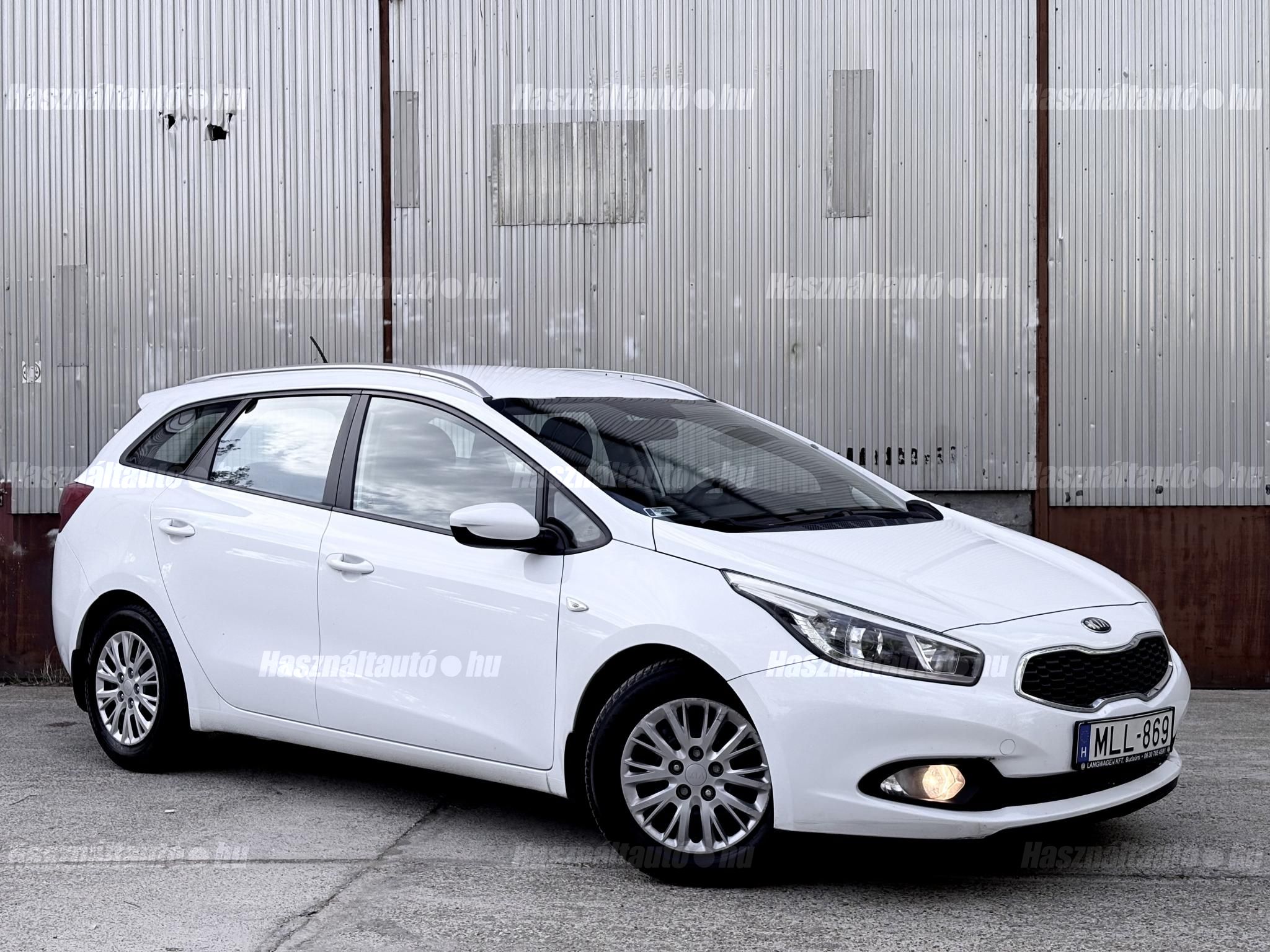 KIA CEE'D 2013/8 - 1