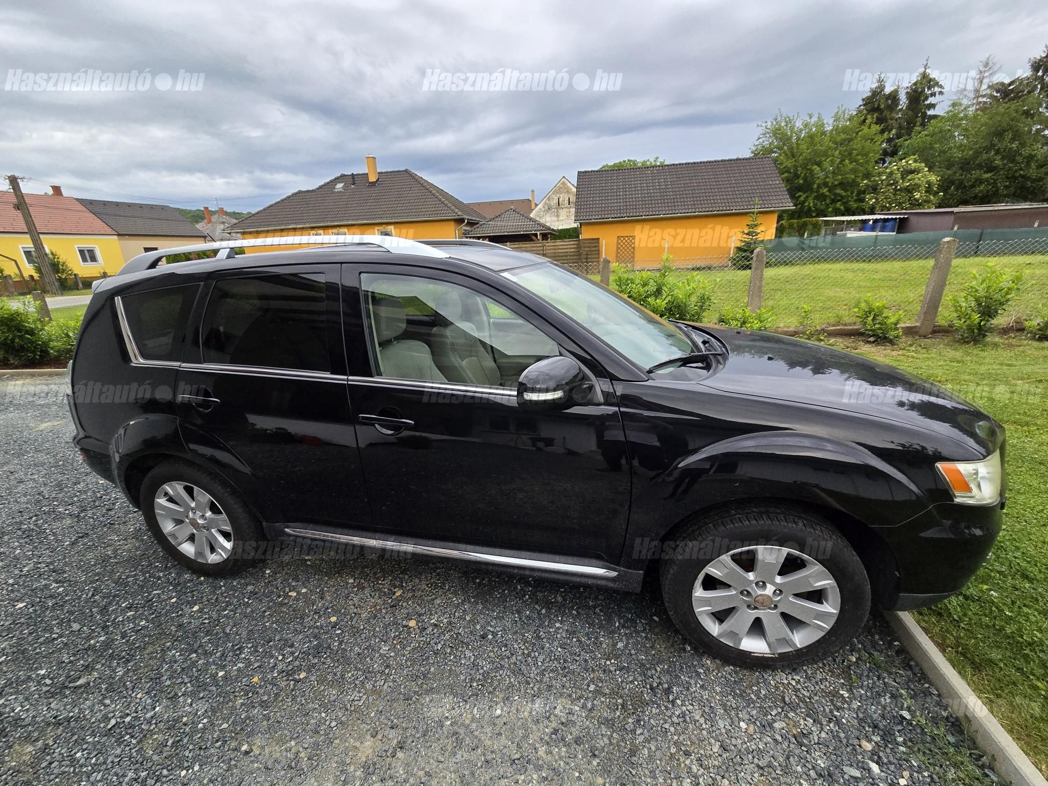 MITSUBISHI OUTLANDER 2010/2 - 1