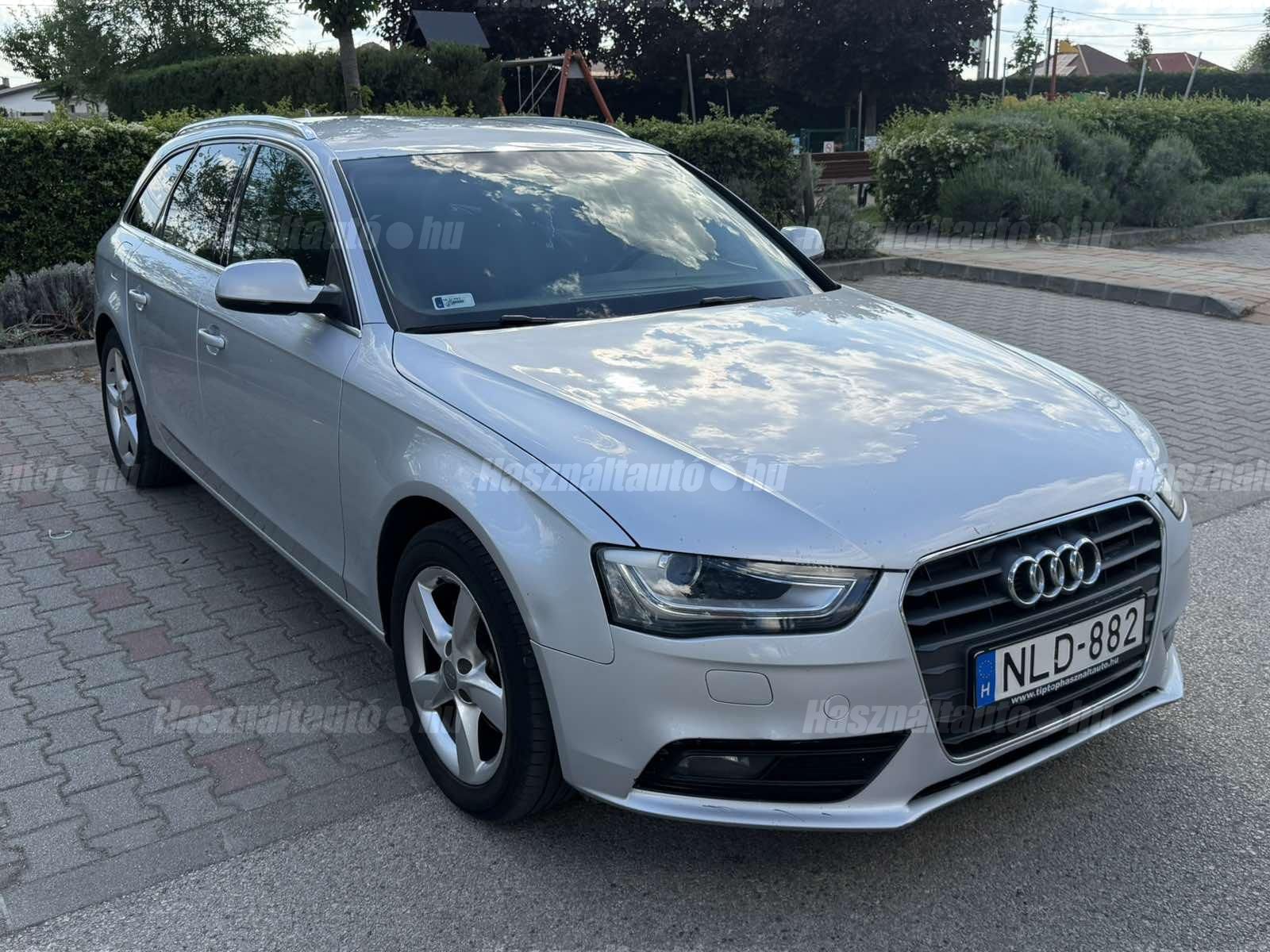 AUDI A4 2012/5 - 1