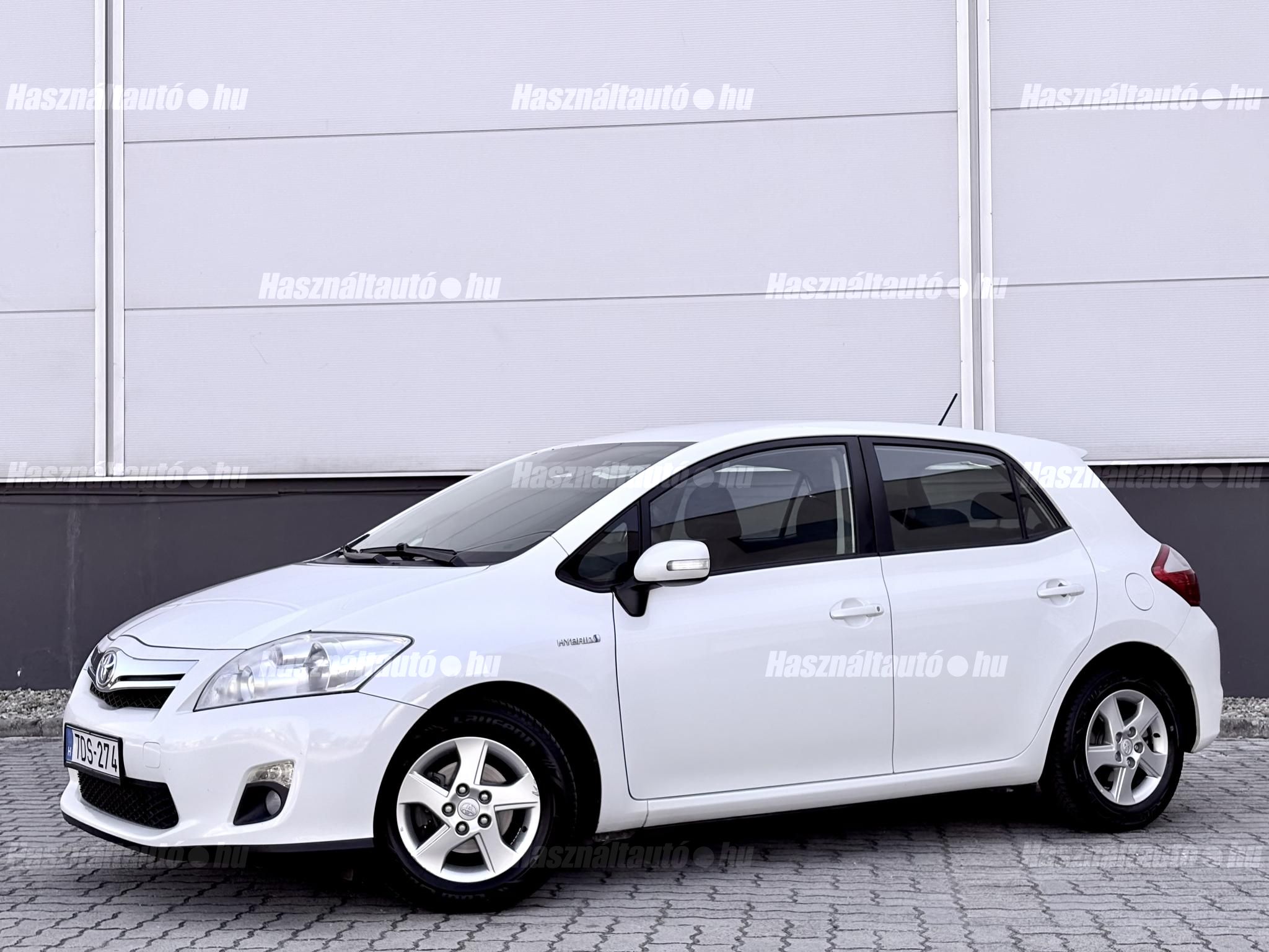 TOYOTA AURIS 2011/8 - 1