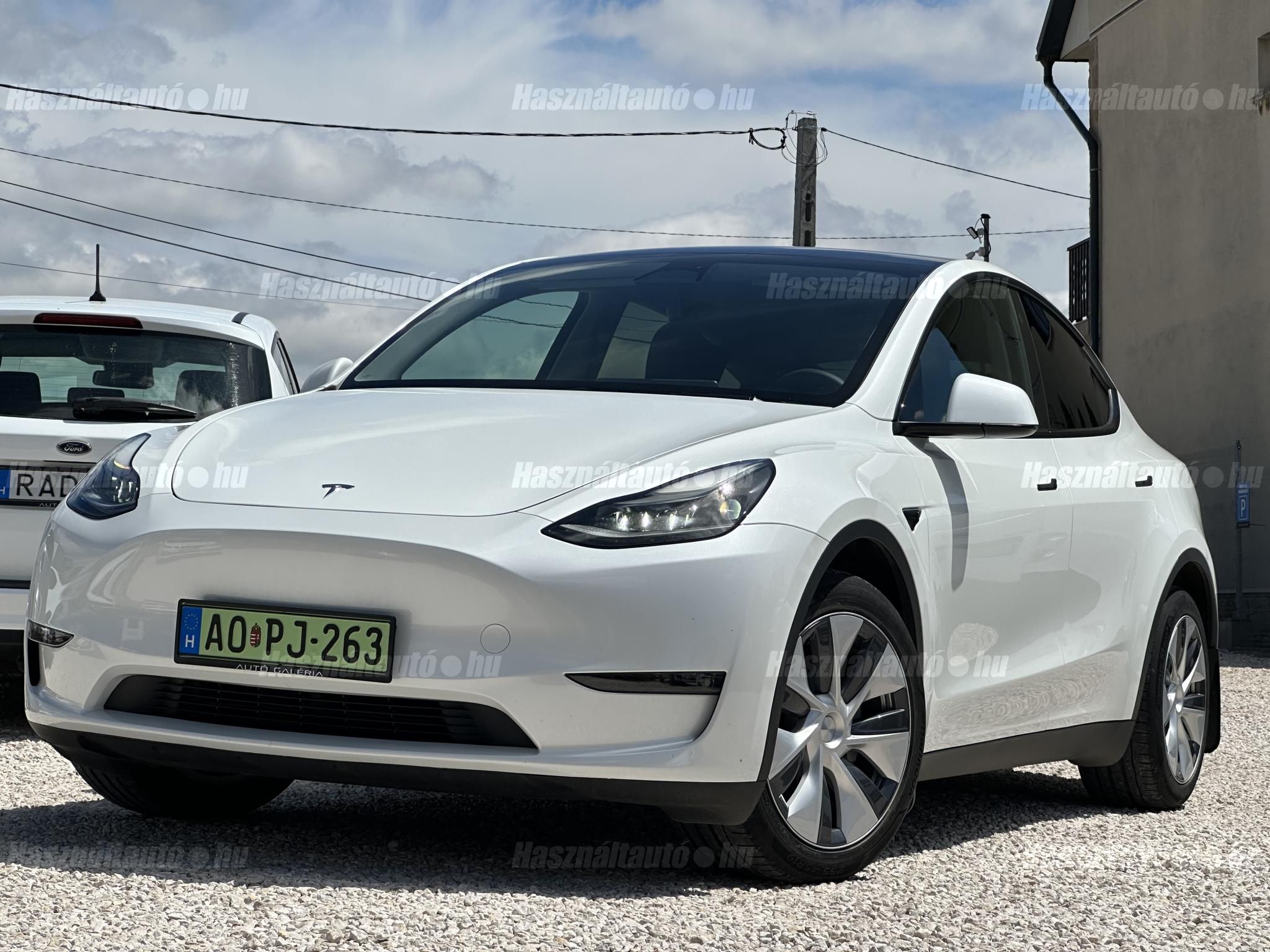 TESLA MODEL Y 2023/8 - 1