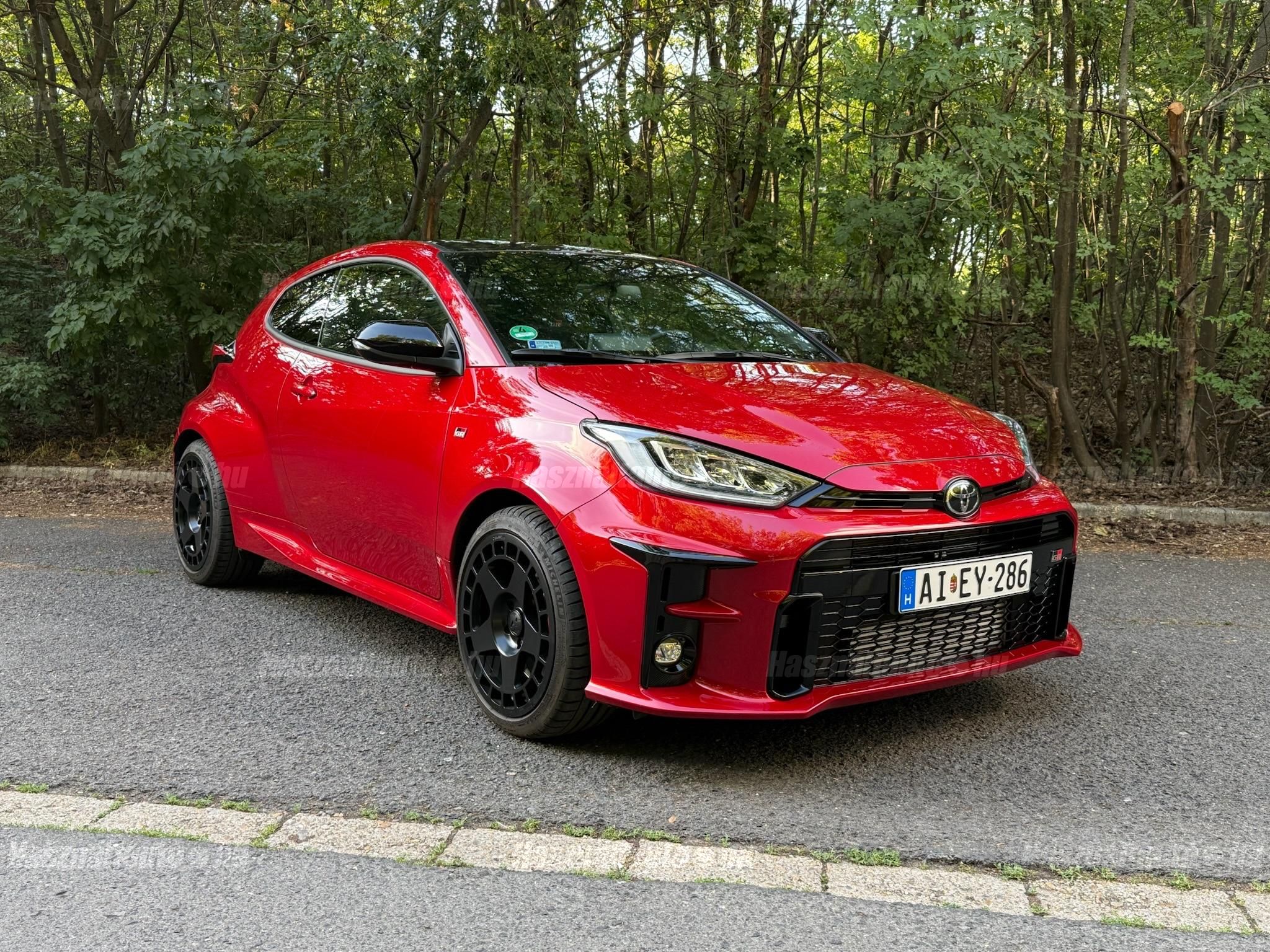 TOYOTA YARIS 2023/12 - 1