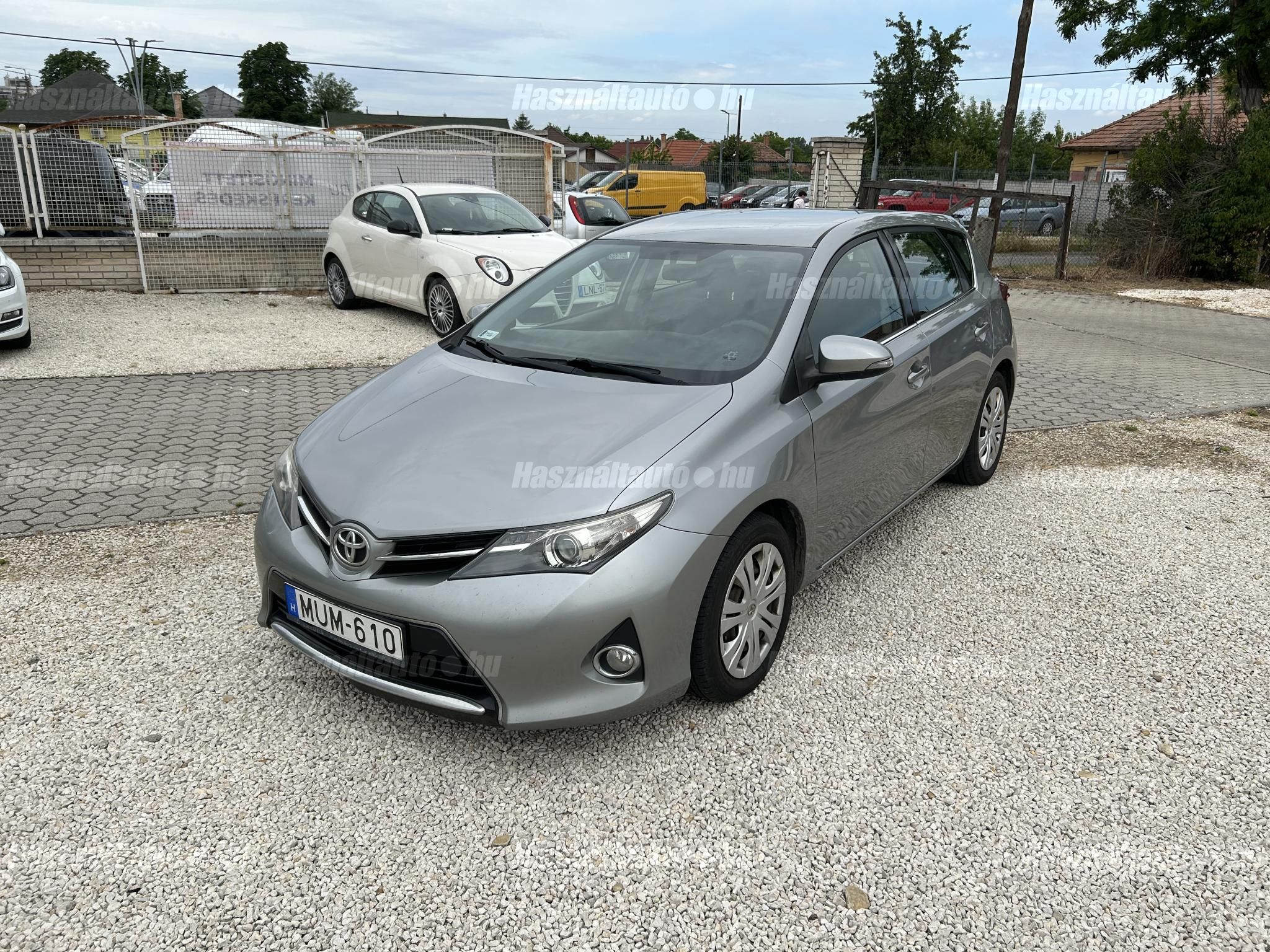 TOYOTA AURIS 2014/7 - 1