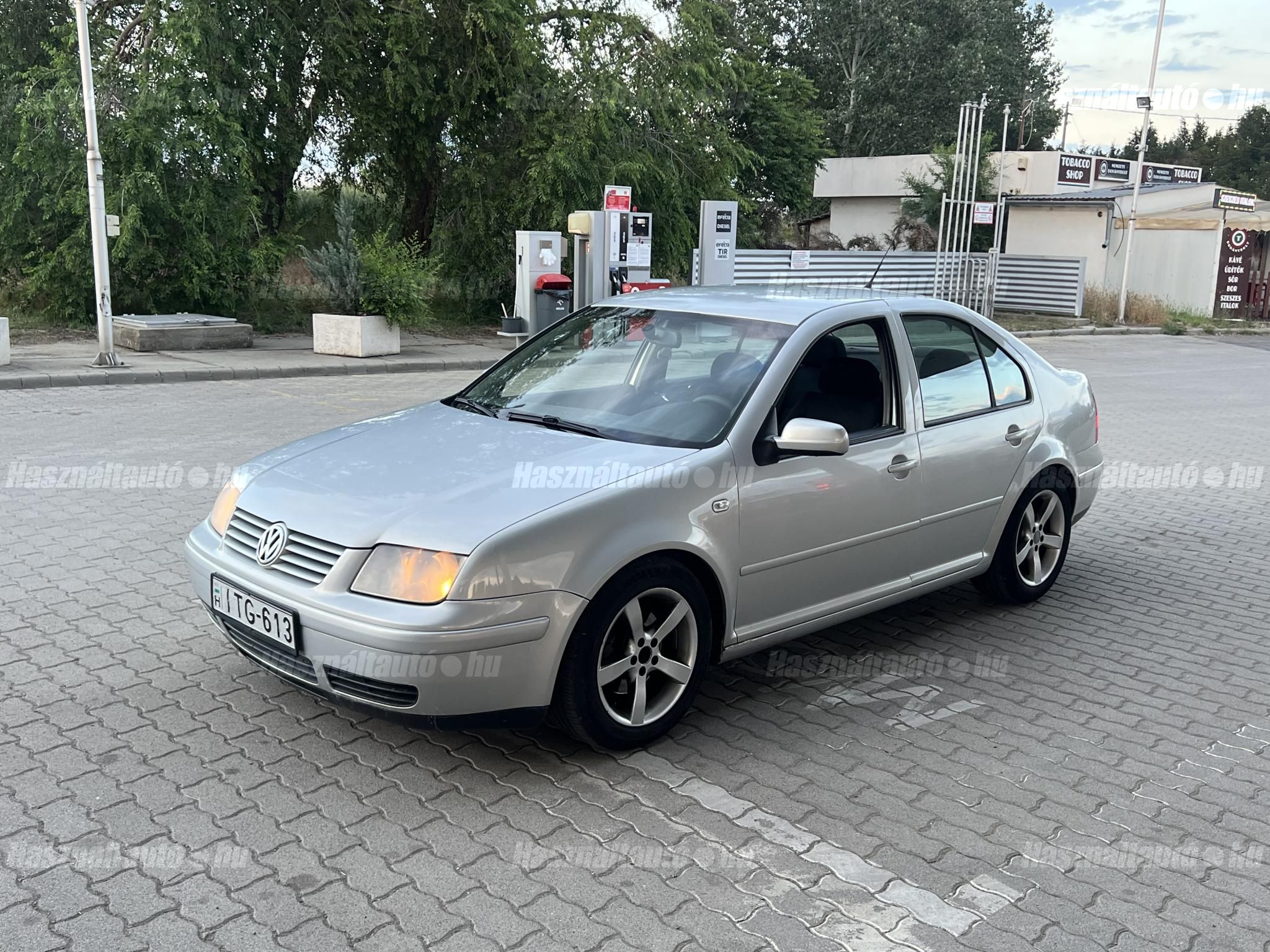 VOLKSWAGEN BORA 2000/1 - 1