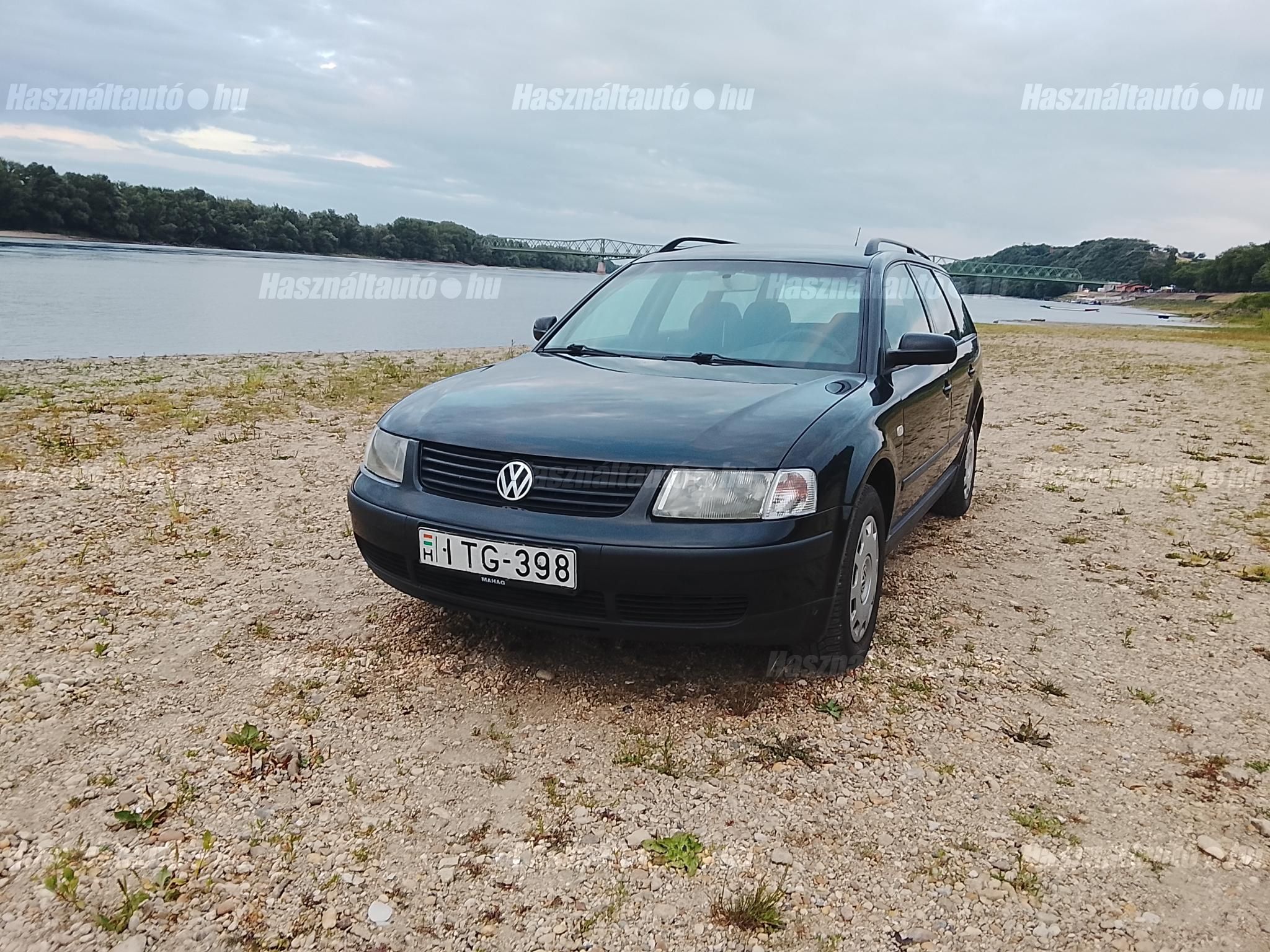VOLKSWAGEN PASSAT V 2000/5 - 1