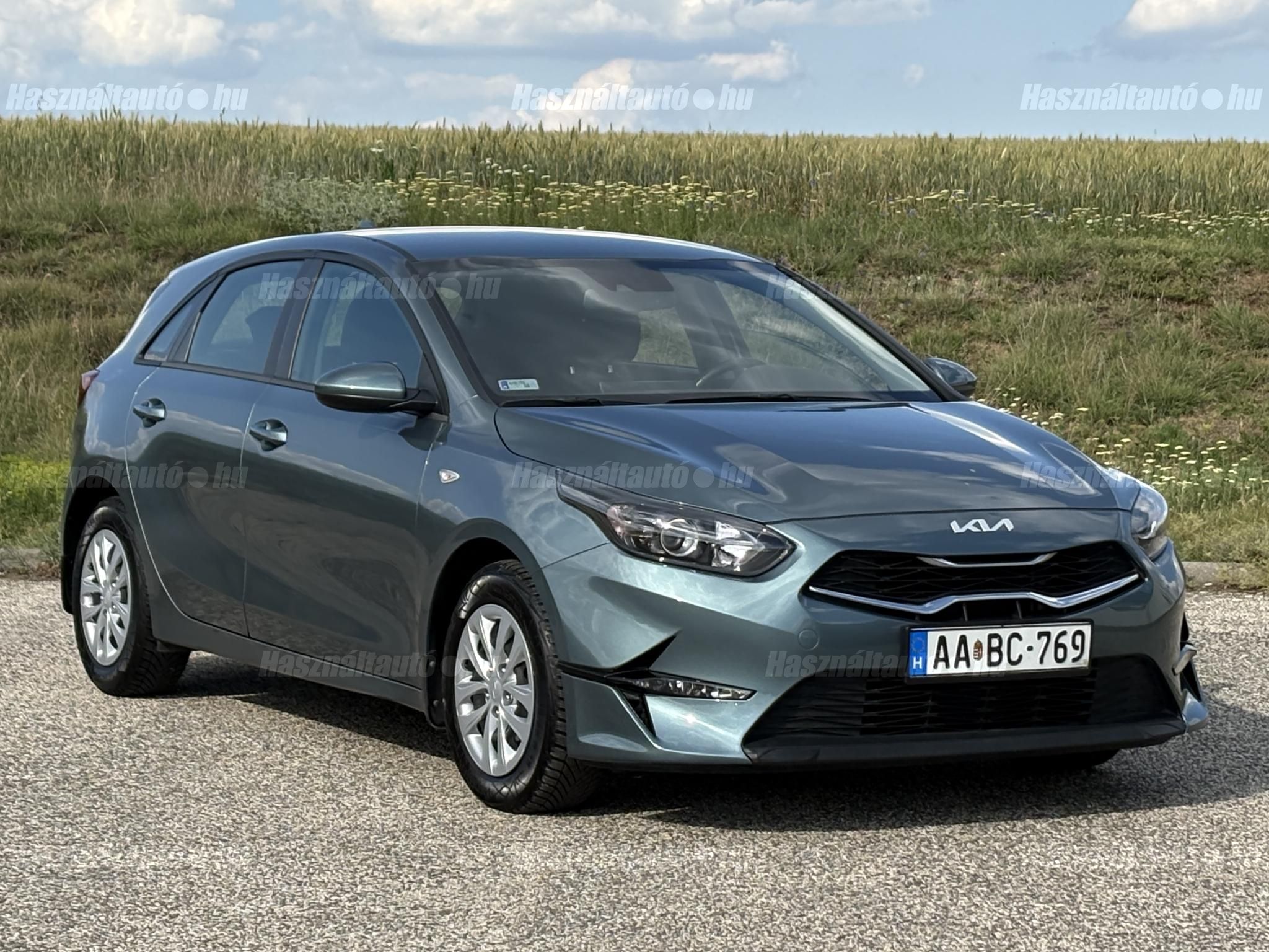 KIA CEE'D 2022/7 - 1