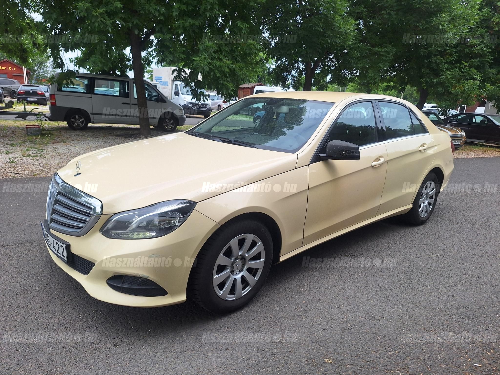 MERCEDES-BENZ E 200 2014/6 - 1