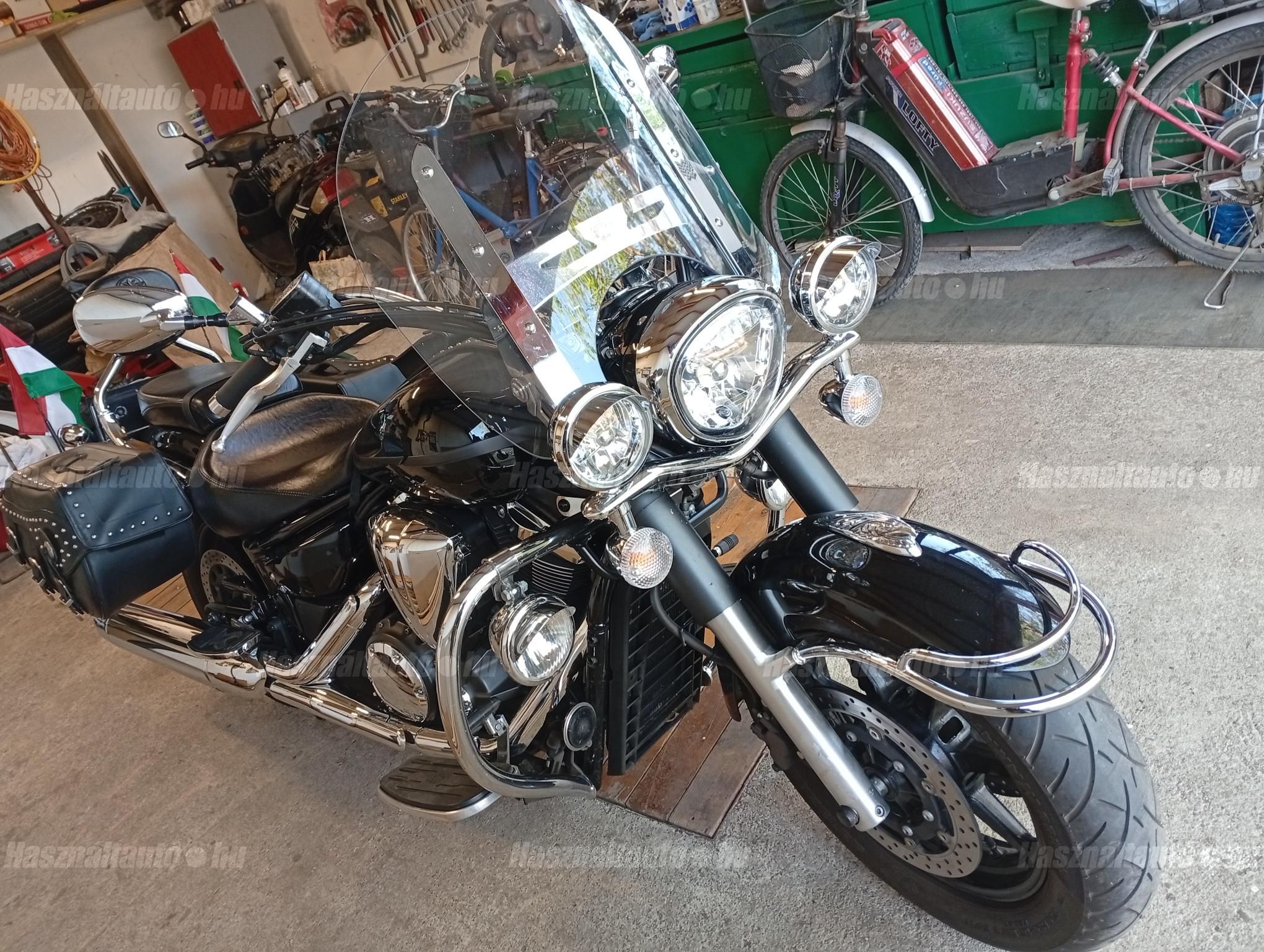 YAMAHA XVS 1300 A MIDNIGHT STAR 2014/4 - 1
