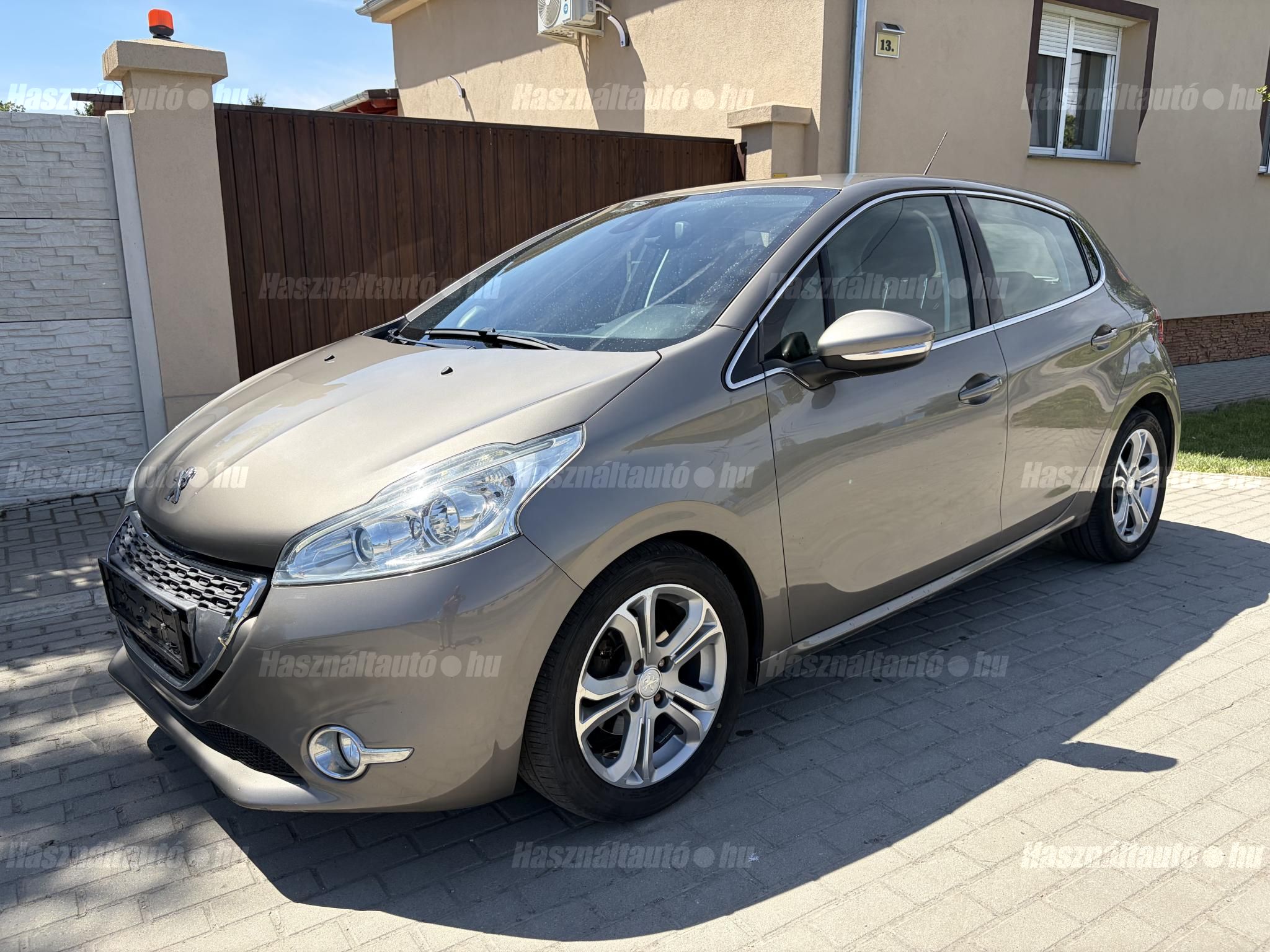 PEUGEOT 208 2012/4 - 1