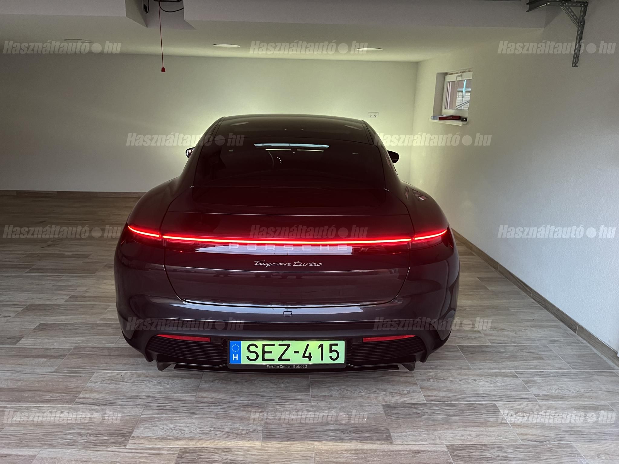 PORSCHE TAYCAN 2020/7 - 1