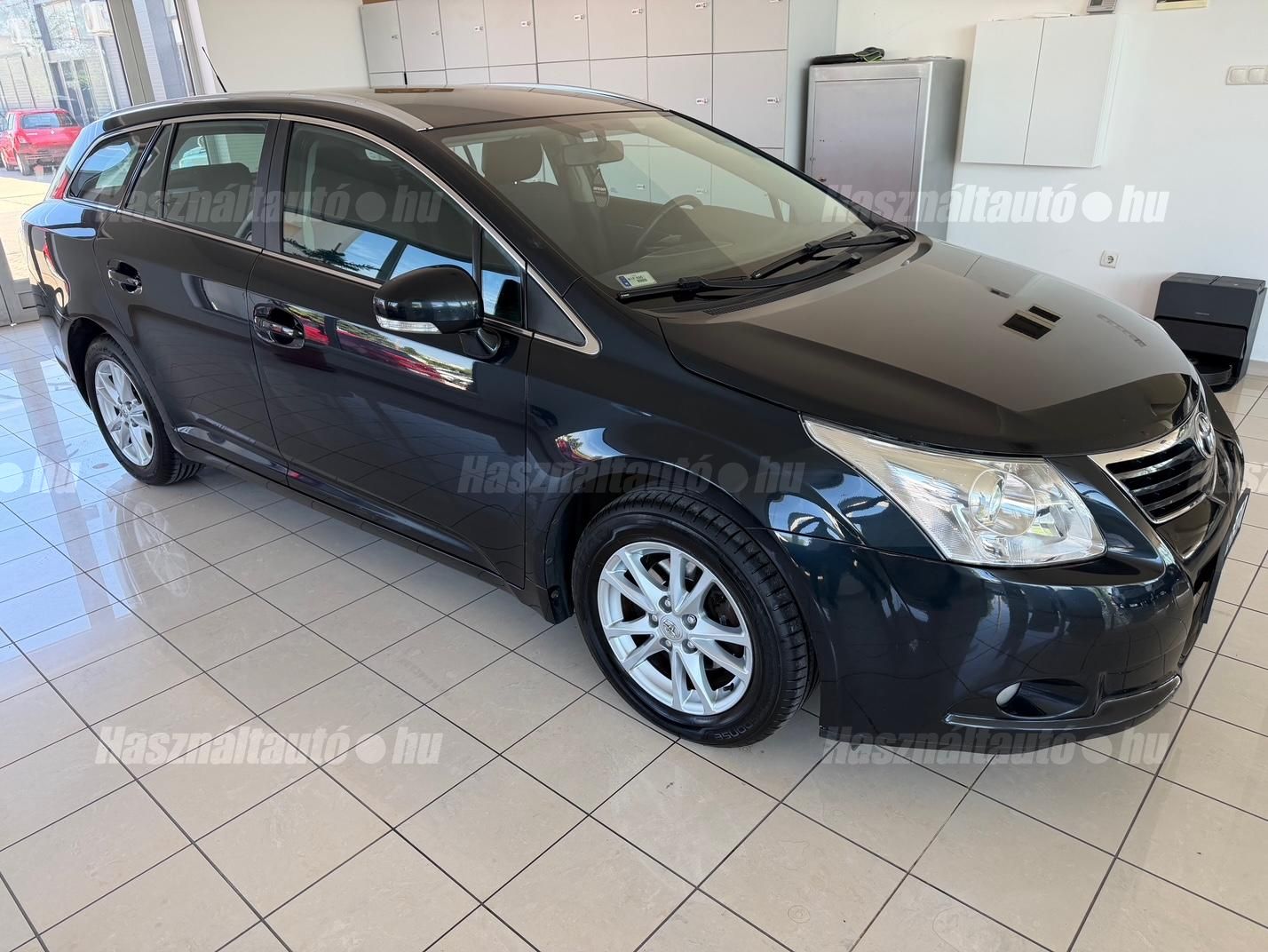 TOYOTA AVENSIS 2011/2 - 1