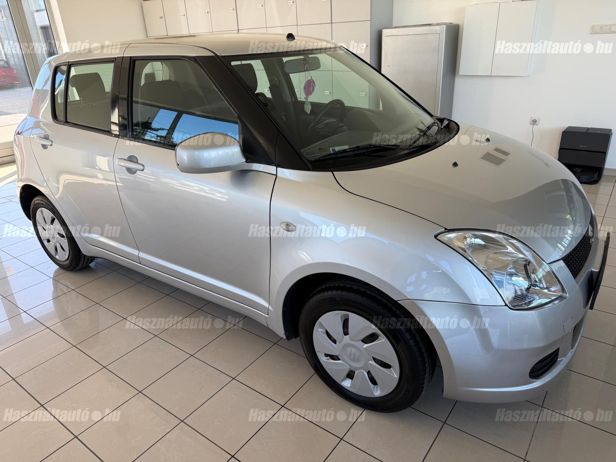 SUZUKI SWIFT 2005/5 - 1