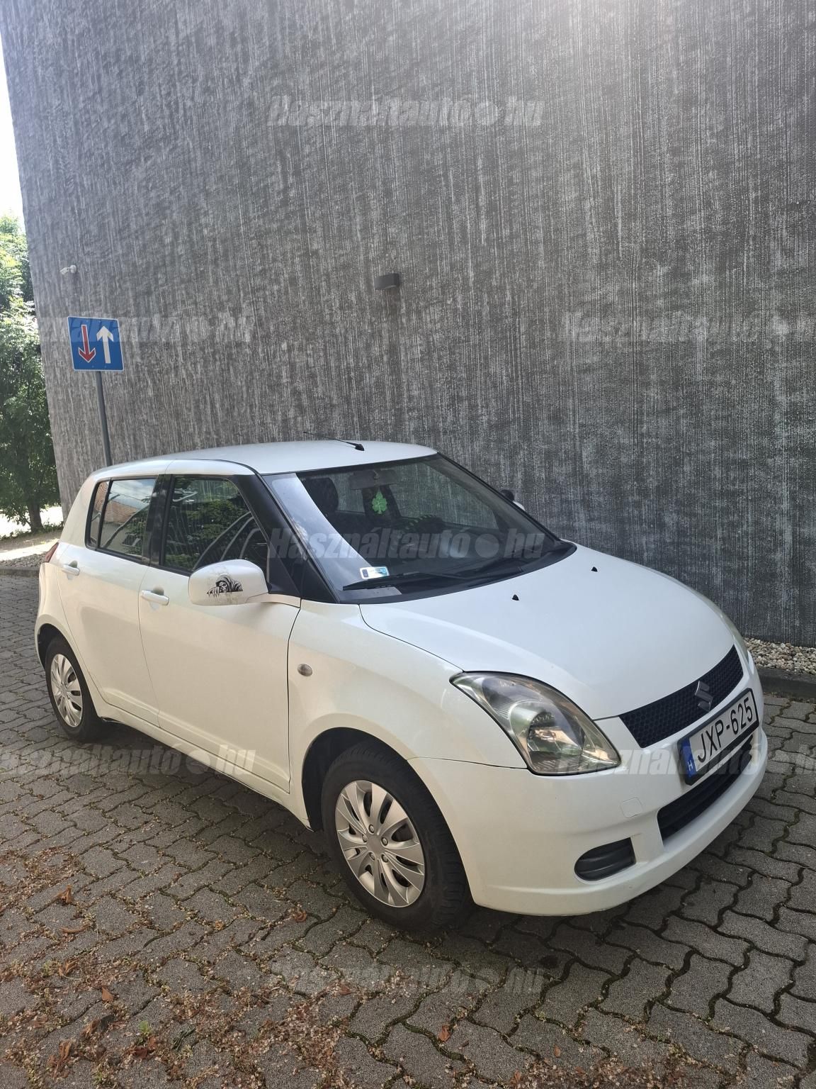 SUZUKI SWIFT 2005/5 - 1