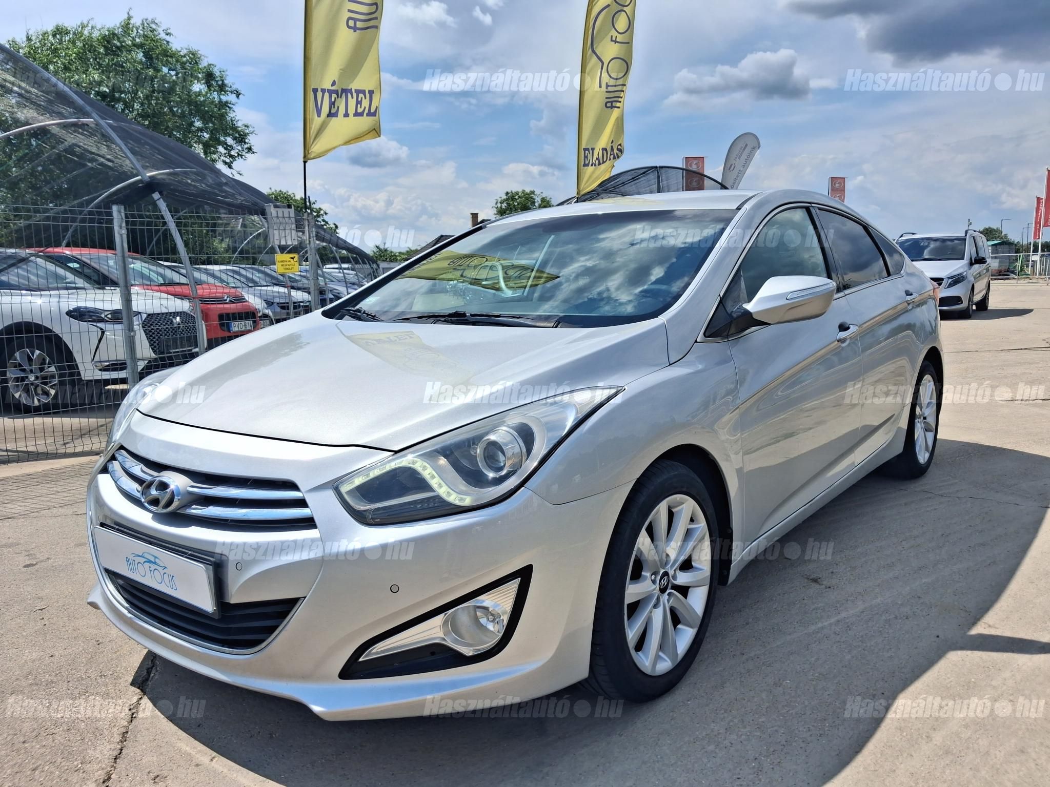 HYUNDAI I40 2013/3 - 1