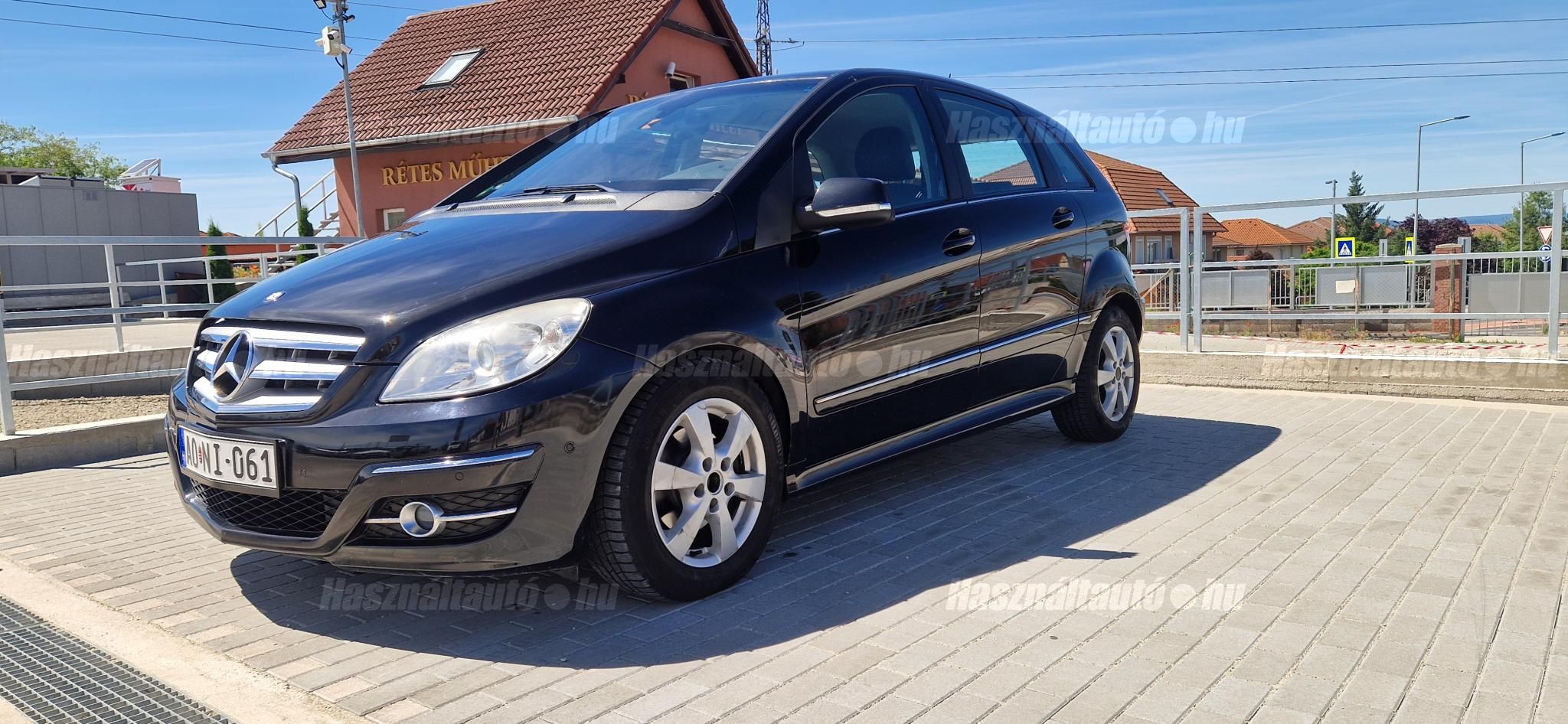 MERCEDES-BENZ B 180 2011/7 - 1