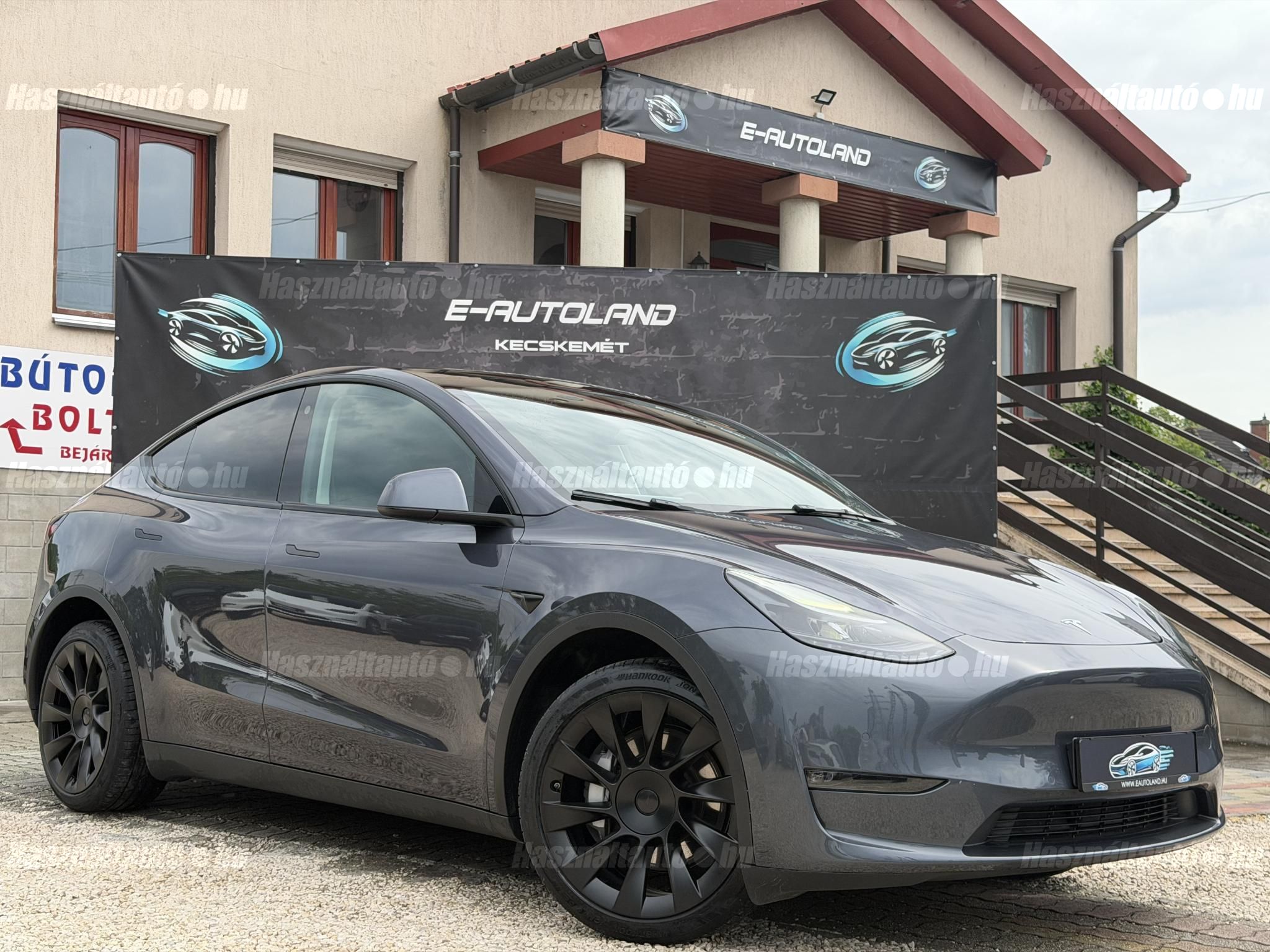 TESLA MODEL Y 2022/4 - 1