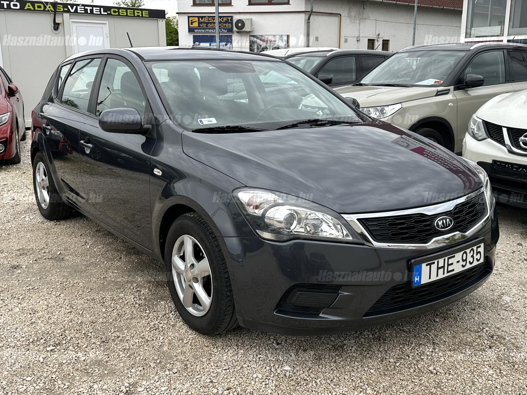 KIA CEE'D 2009/12 - 1