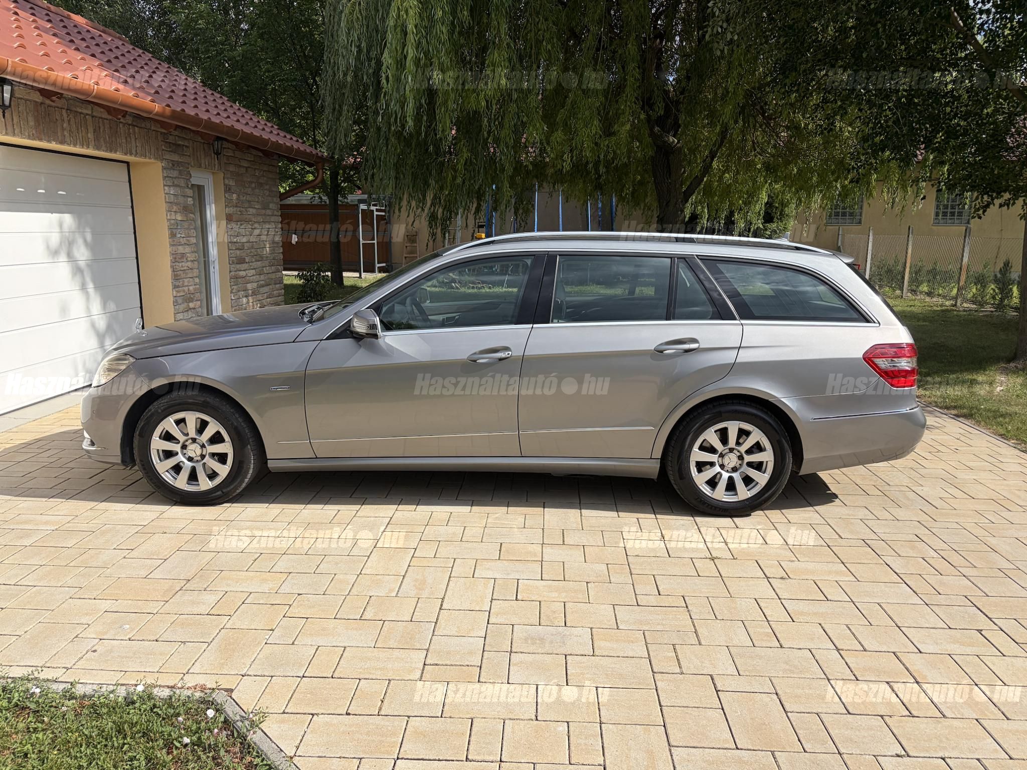 MERCEDES-BENZ E 300 2011/5 - 1