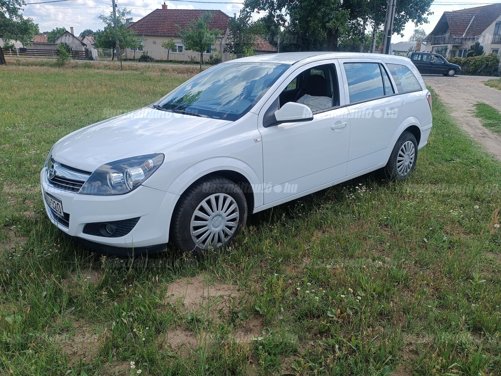 OPEL ASTRA H 2011/7 - 1