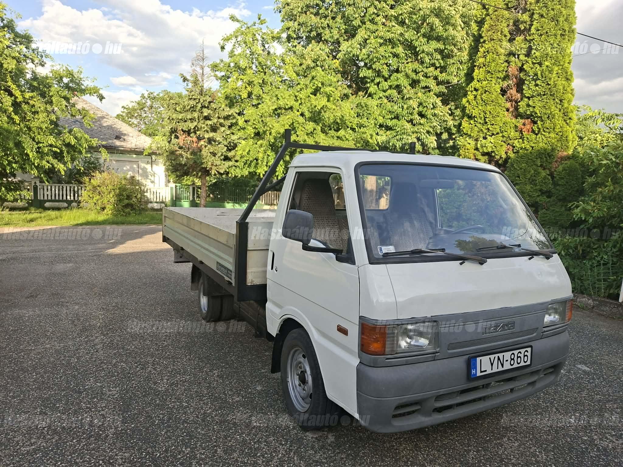 MAZDA E 2200 1999 - 1
